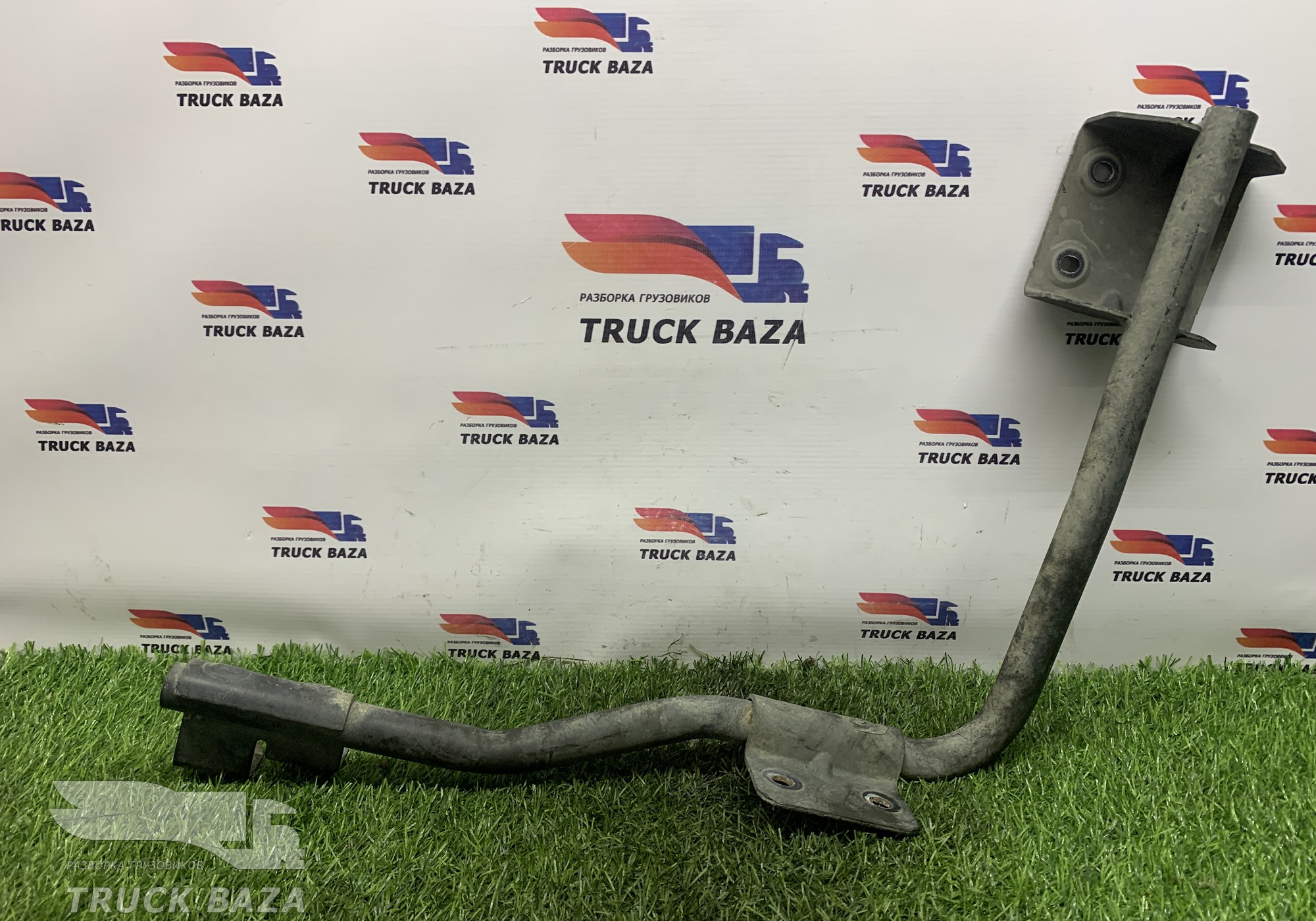 82236745 Кронштейн спойлера верхнего правый для Volvo FH FH4 (с 2012 по 2021)