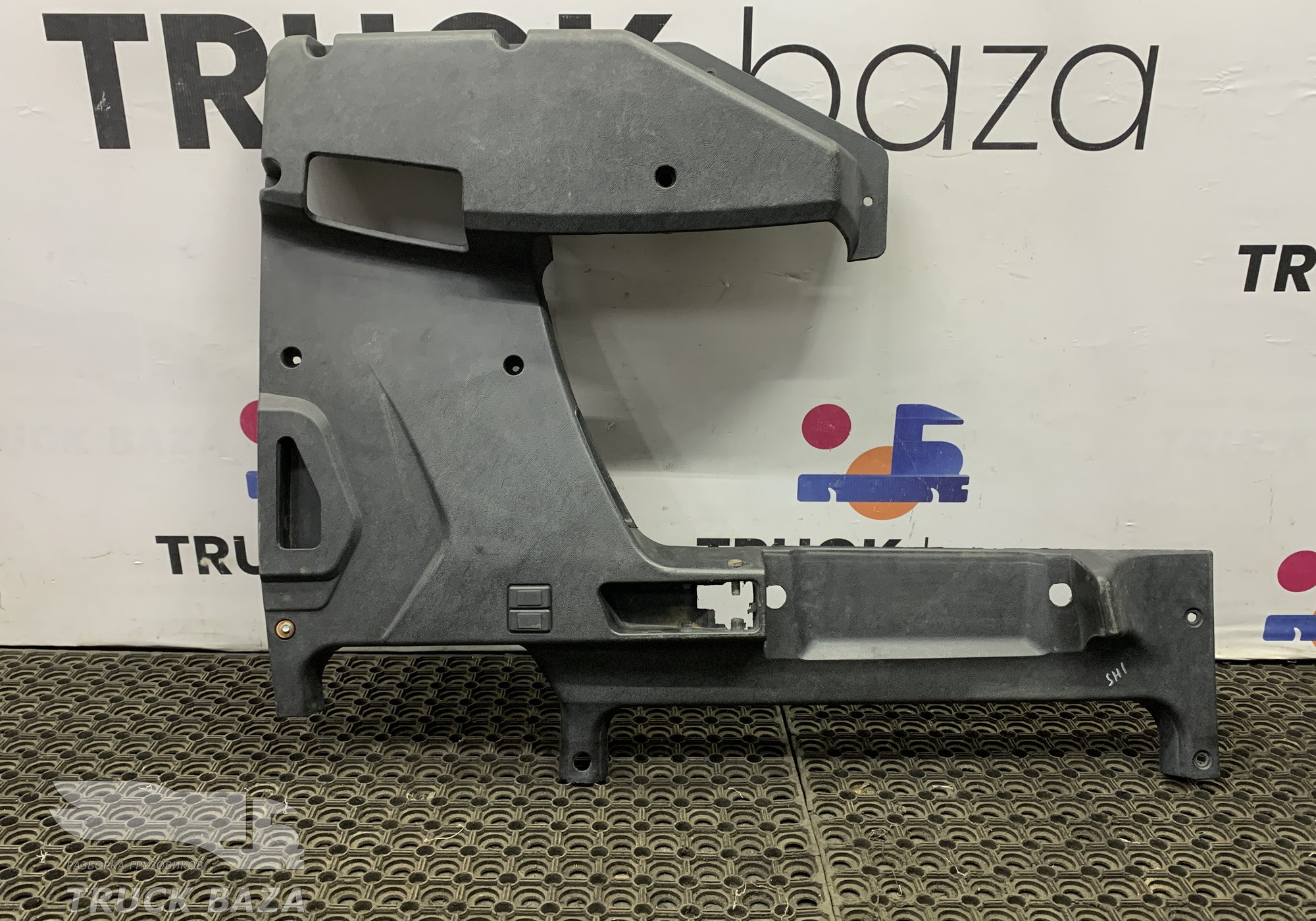 DZ13241330210 Обшивка двери левой для Shacman F3000 (с 2009)