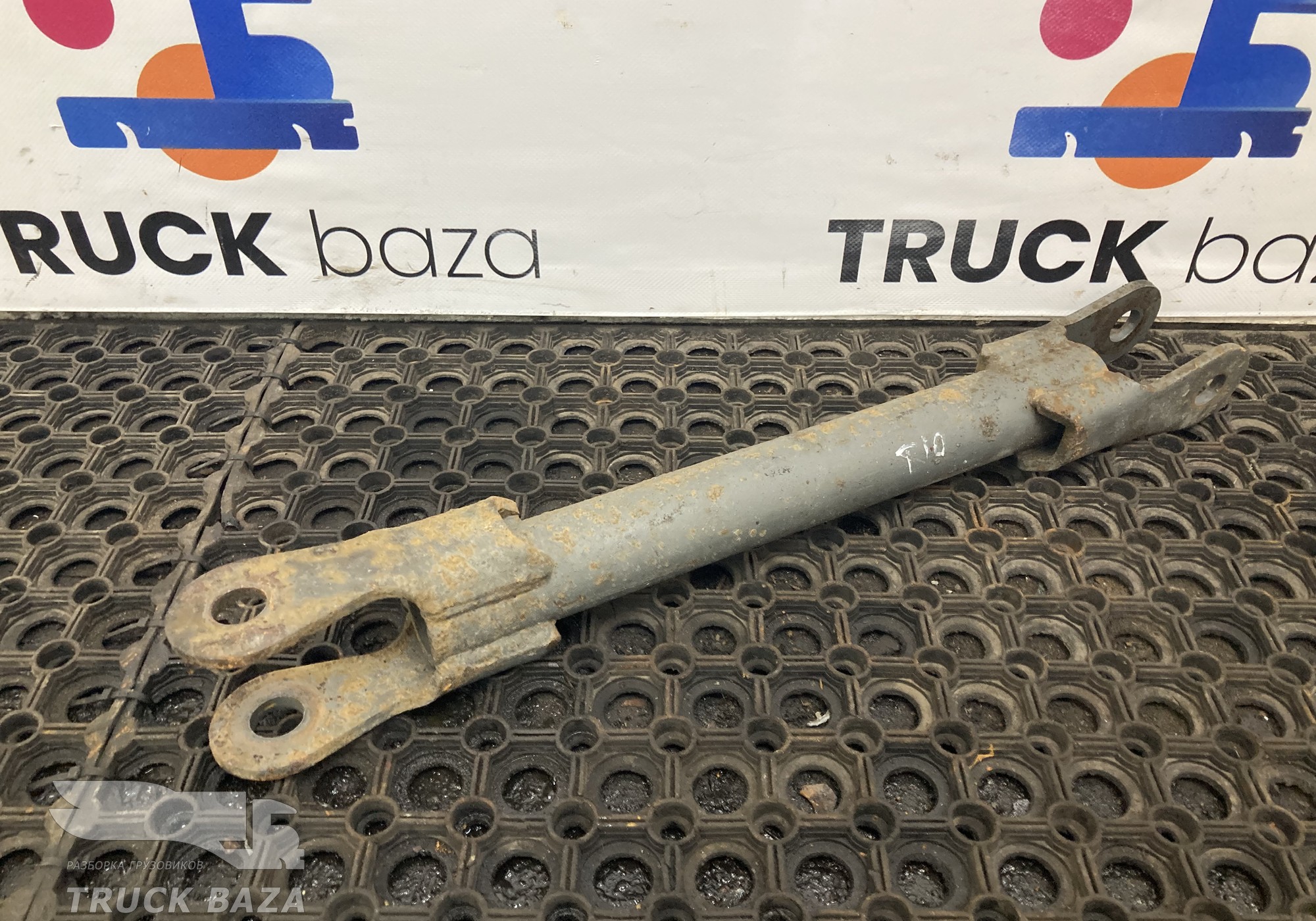 WG9925688220 Стойка заднего стабилизатора левая для Sinotruk Sitrak C7H