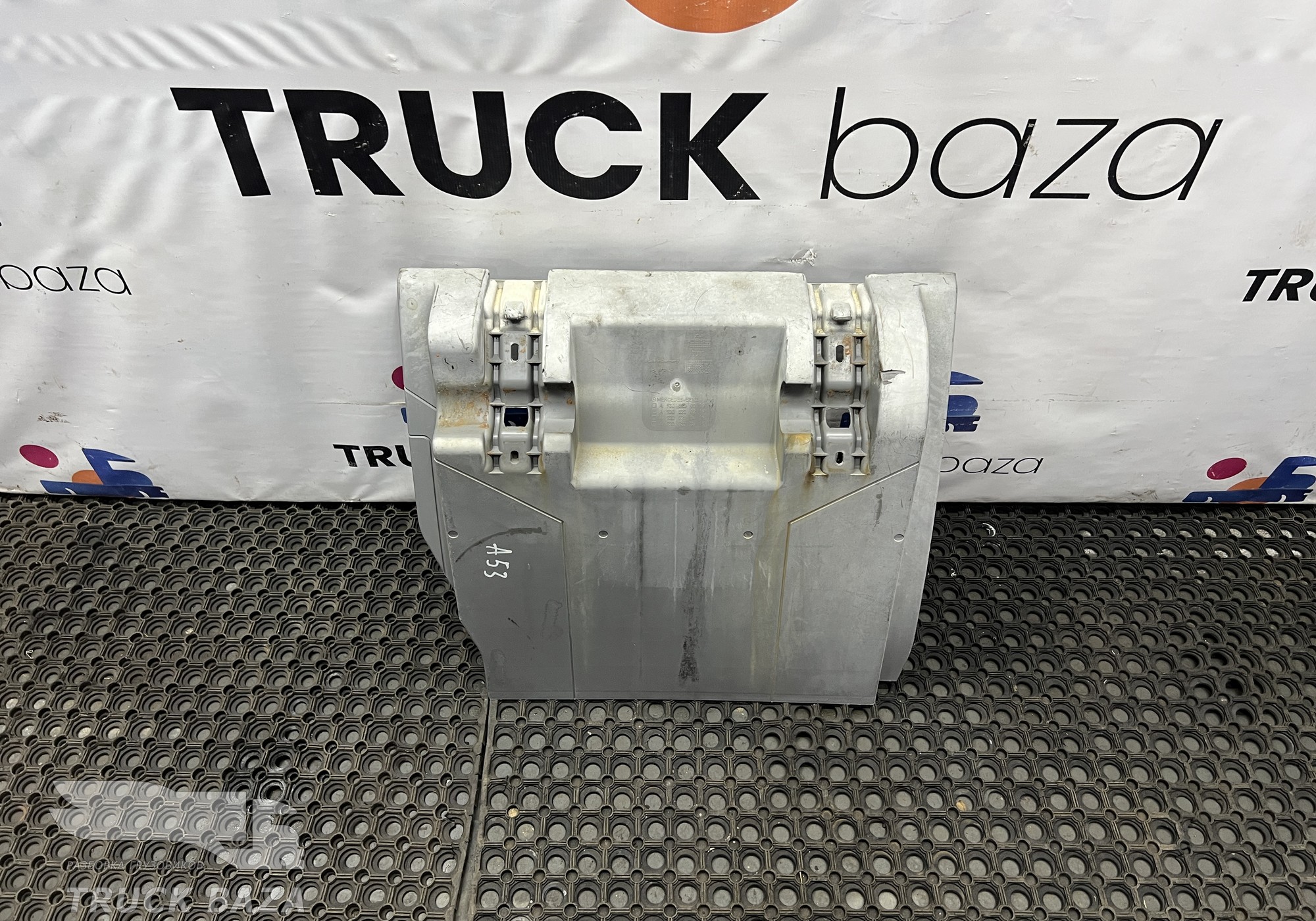 A9305200019 Крыло заднее левое передняя часть для Mercedes-Benz Axor II (с 2004 по 2010)