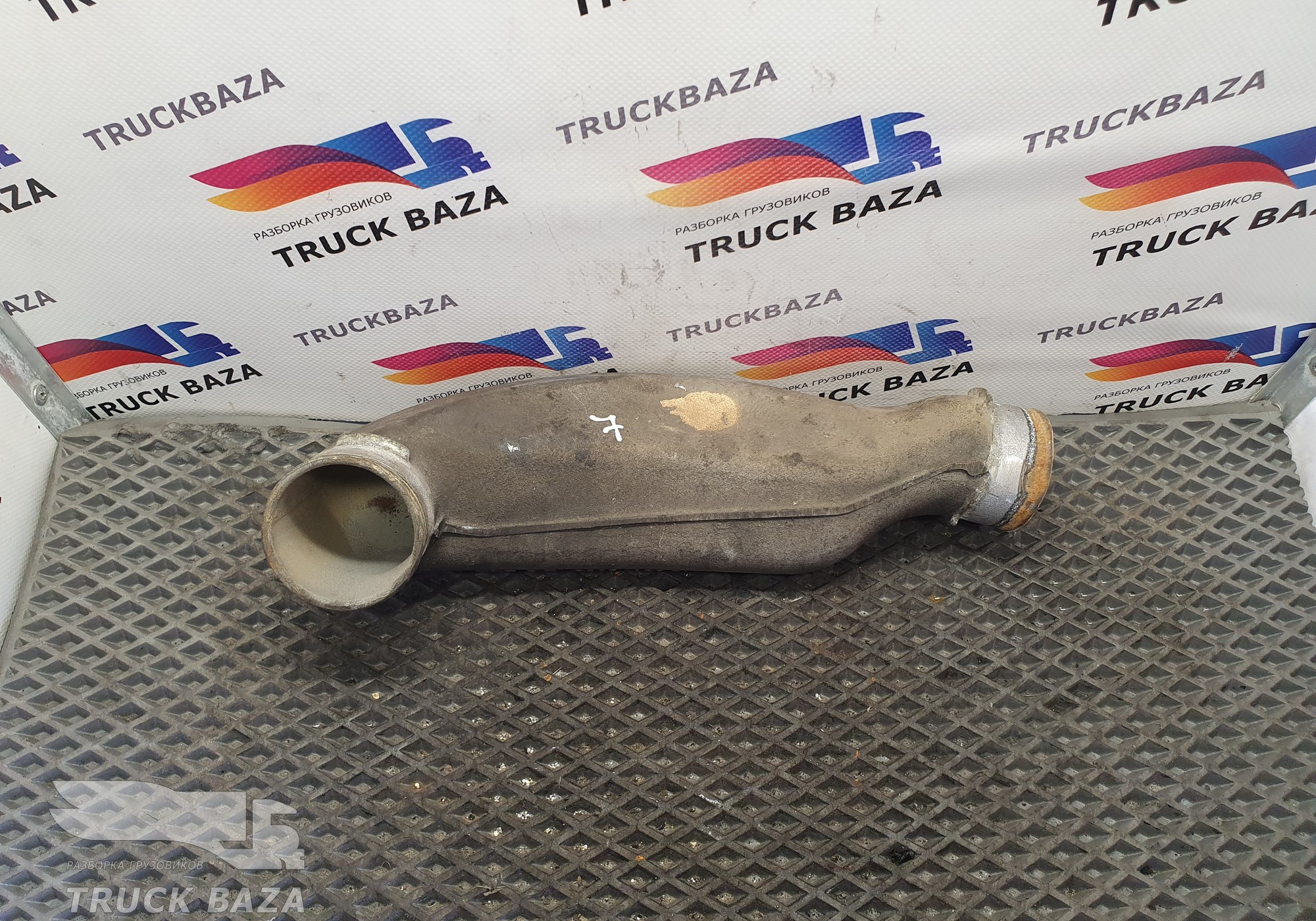 9425010156 Патрубок системы охлаждения для Mercedes-Benz