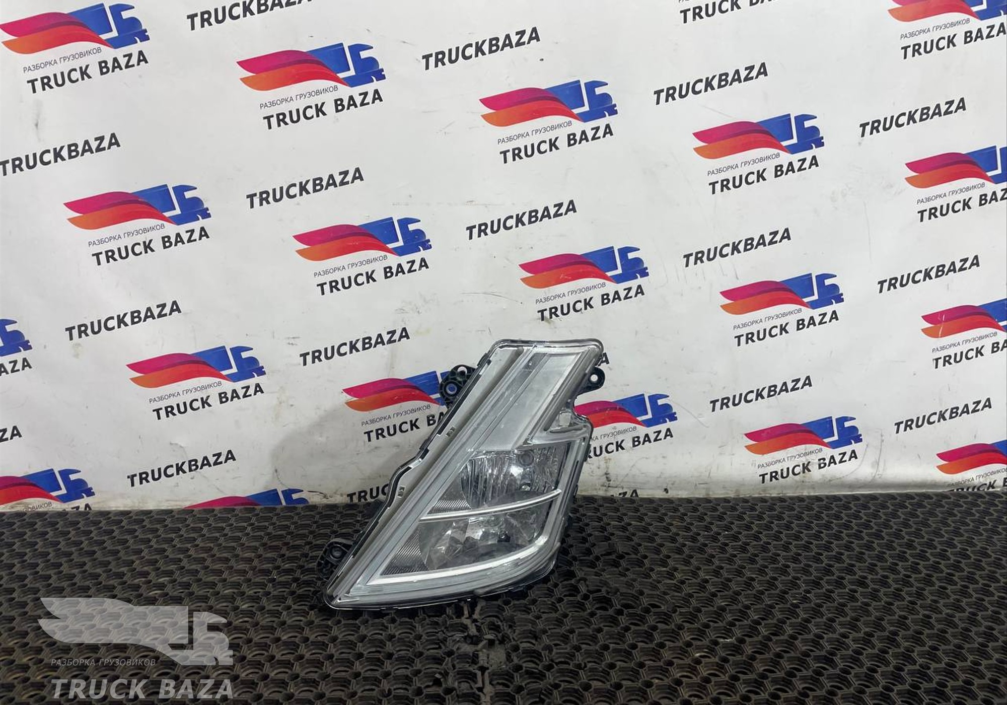 23752668 Фара левая для Volvo FH 5