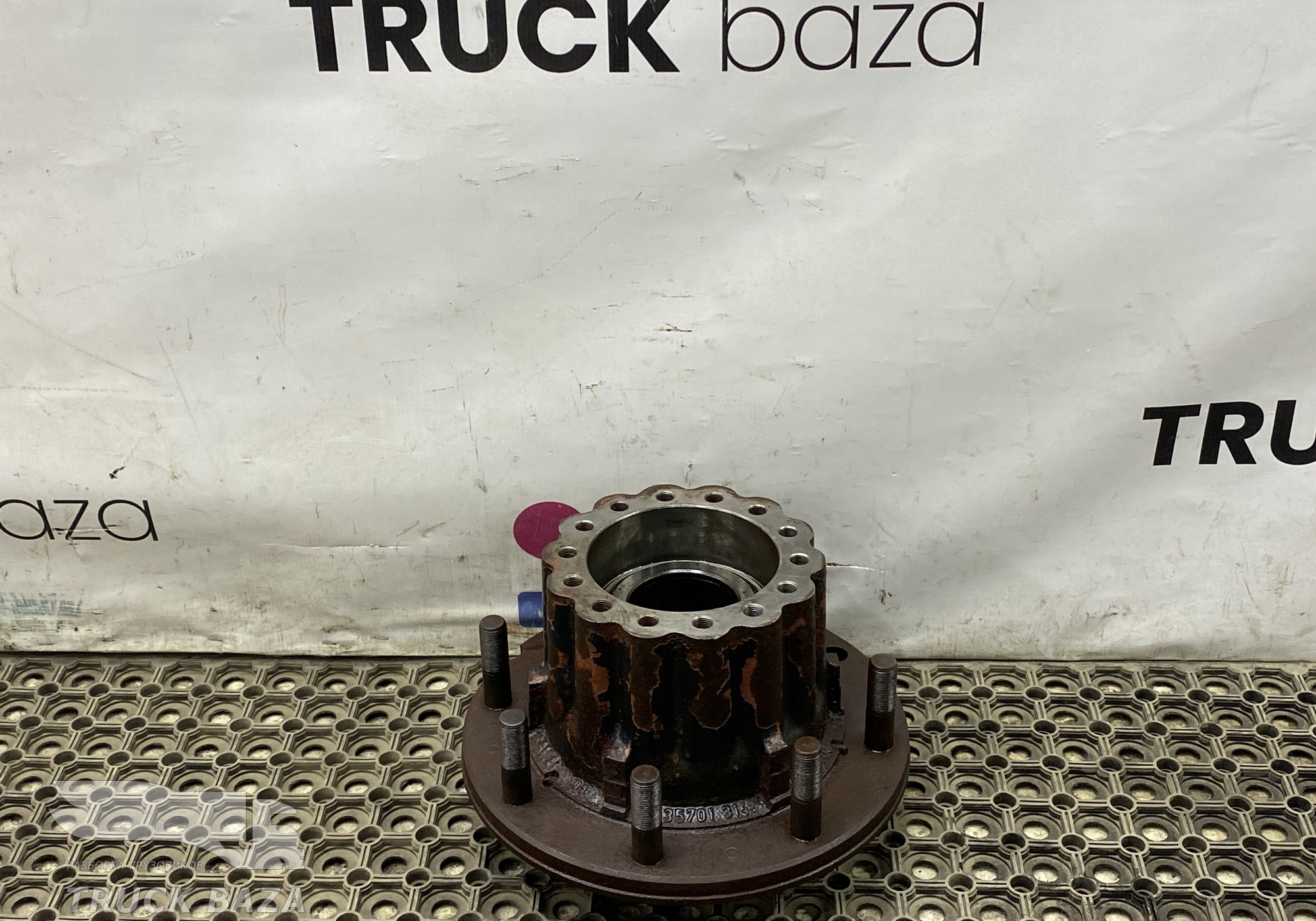 81357013153 Ступица задняя