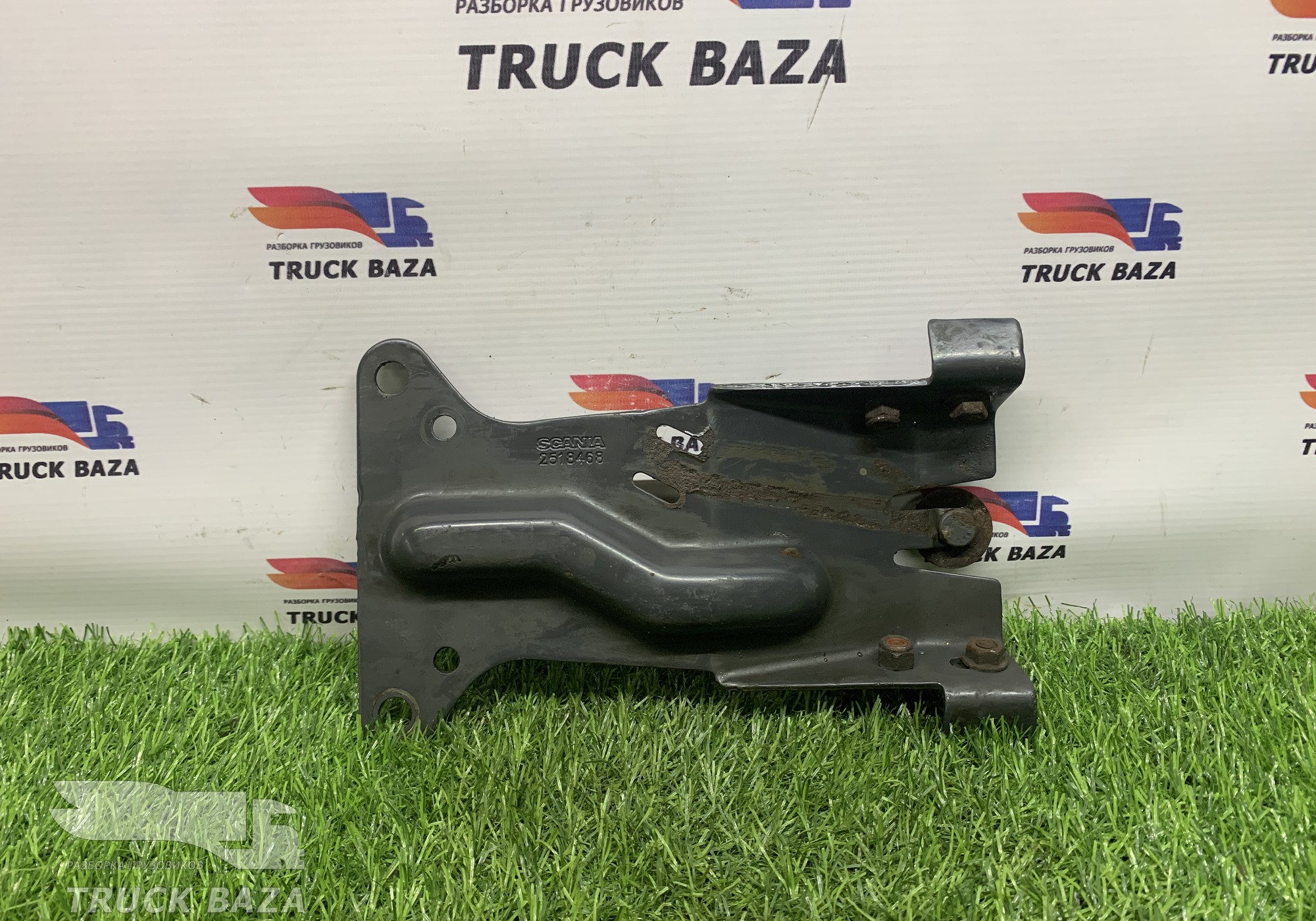 2518468 Кронштейн электрического разъема прицепа