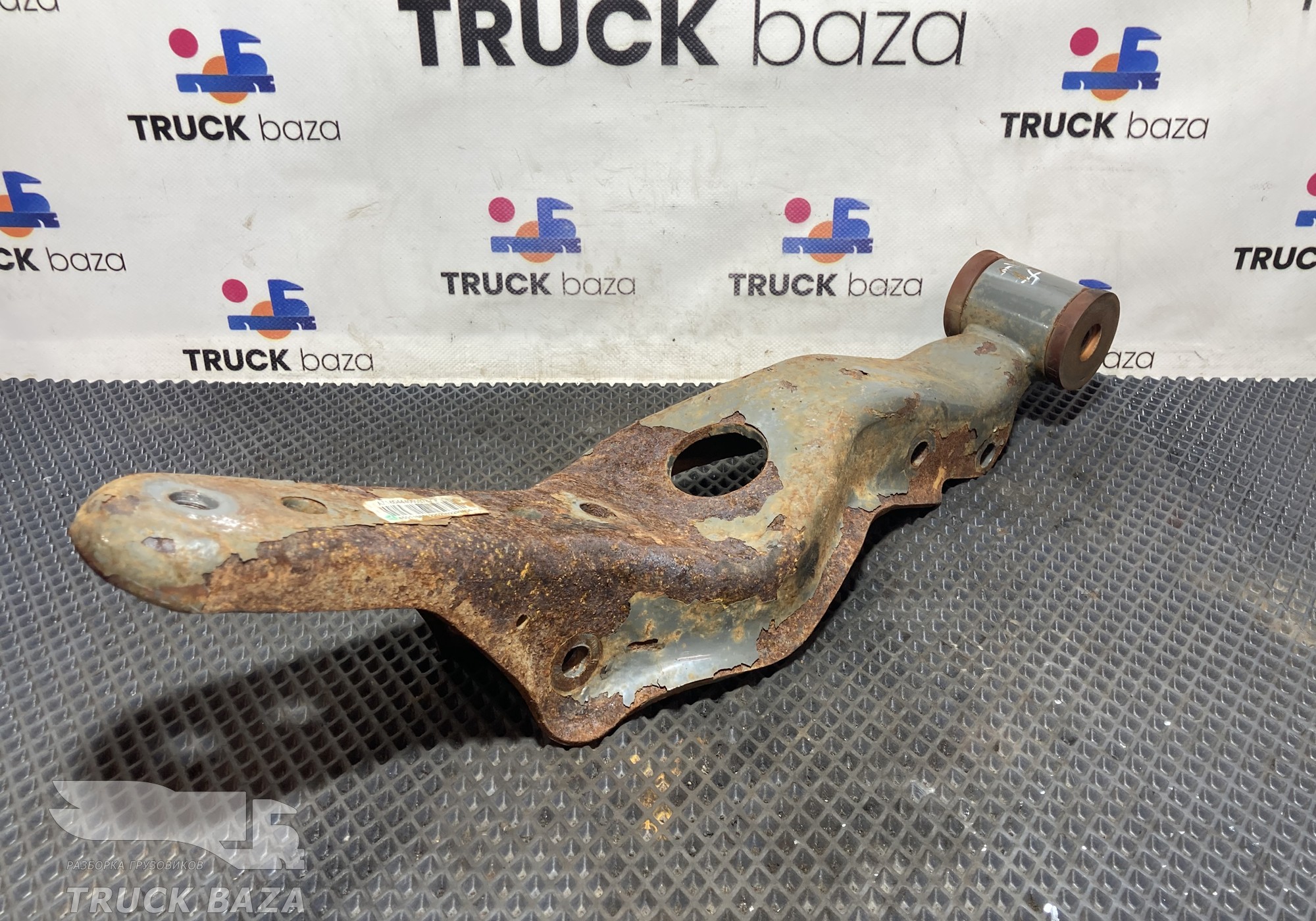 AZ16D444000078 Кронштейн кабины для Sinotruk Sitrak C7H