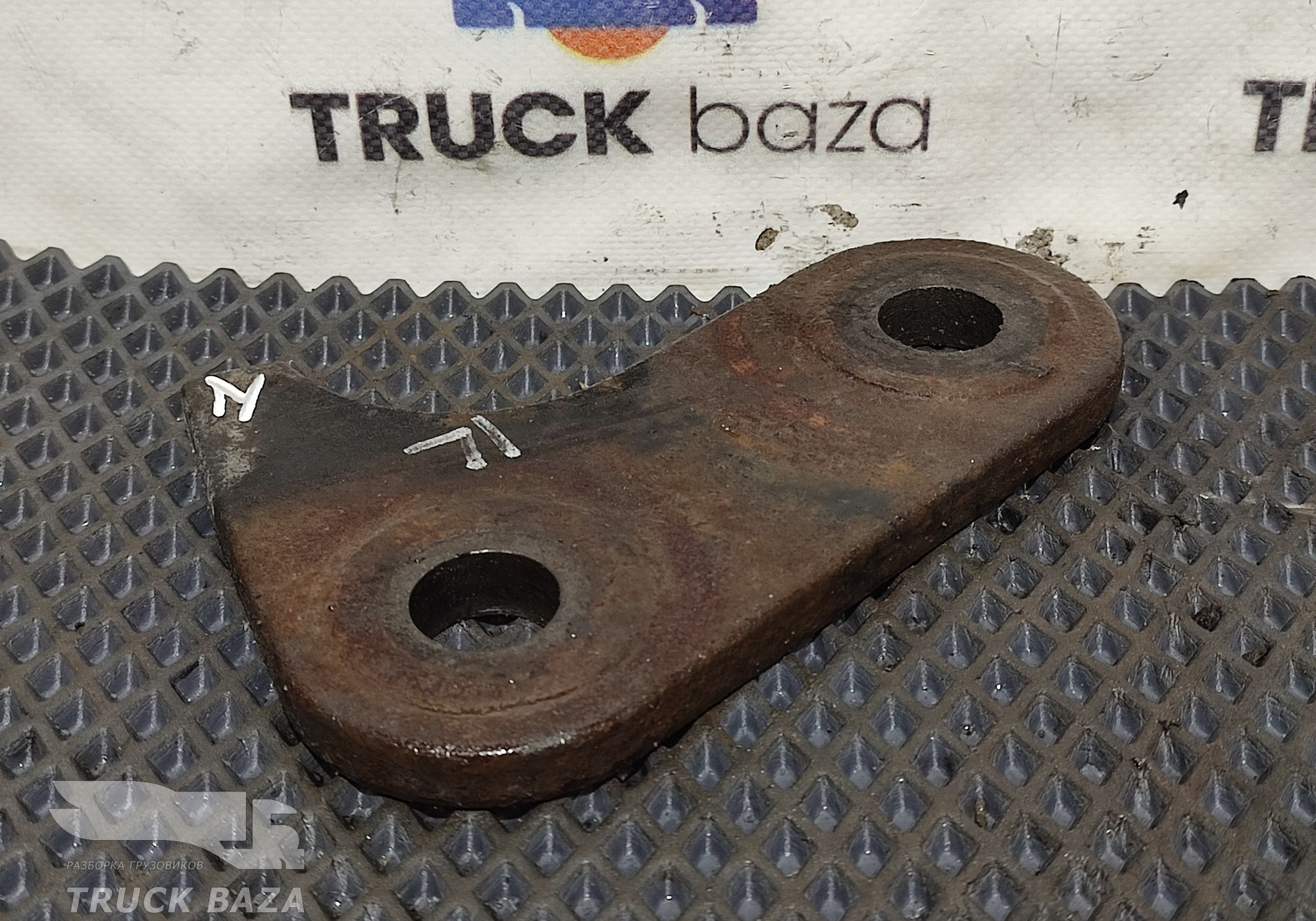 81413030084 Серьга передней рессоры для Man TGX