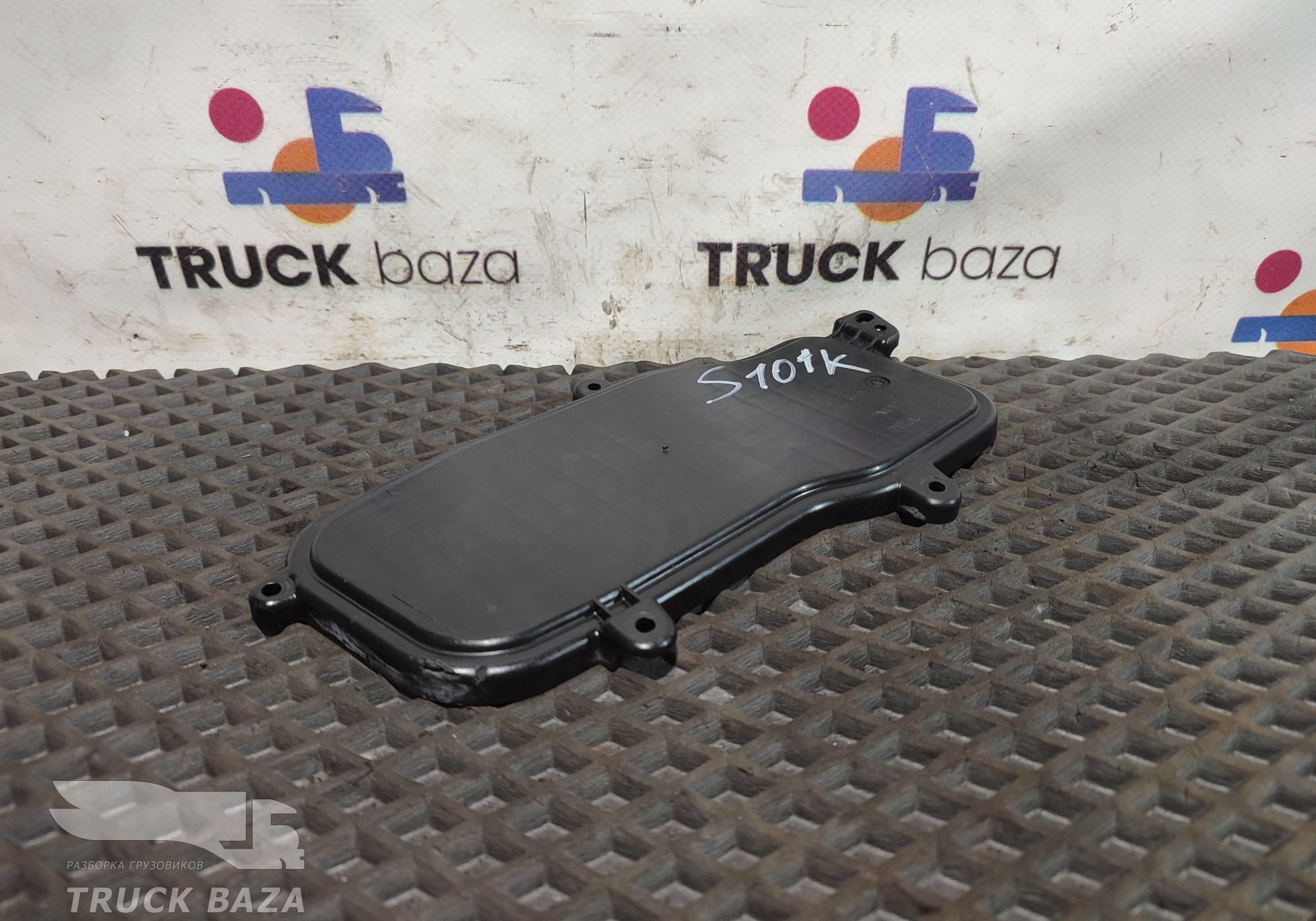 2338216 Крышка фары левой для Scania 6-series R (с 2016)