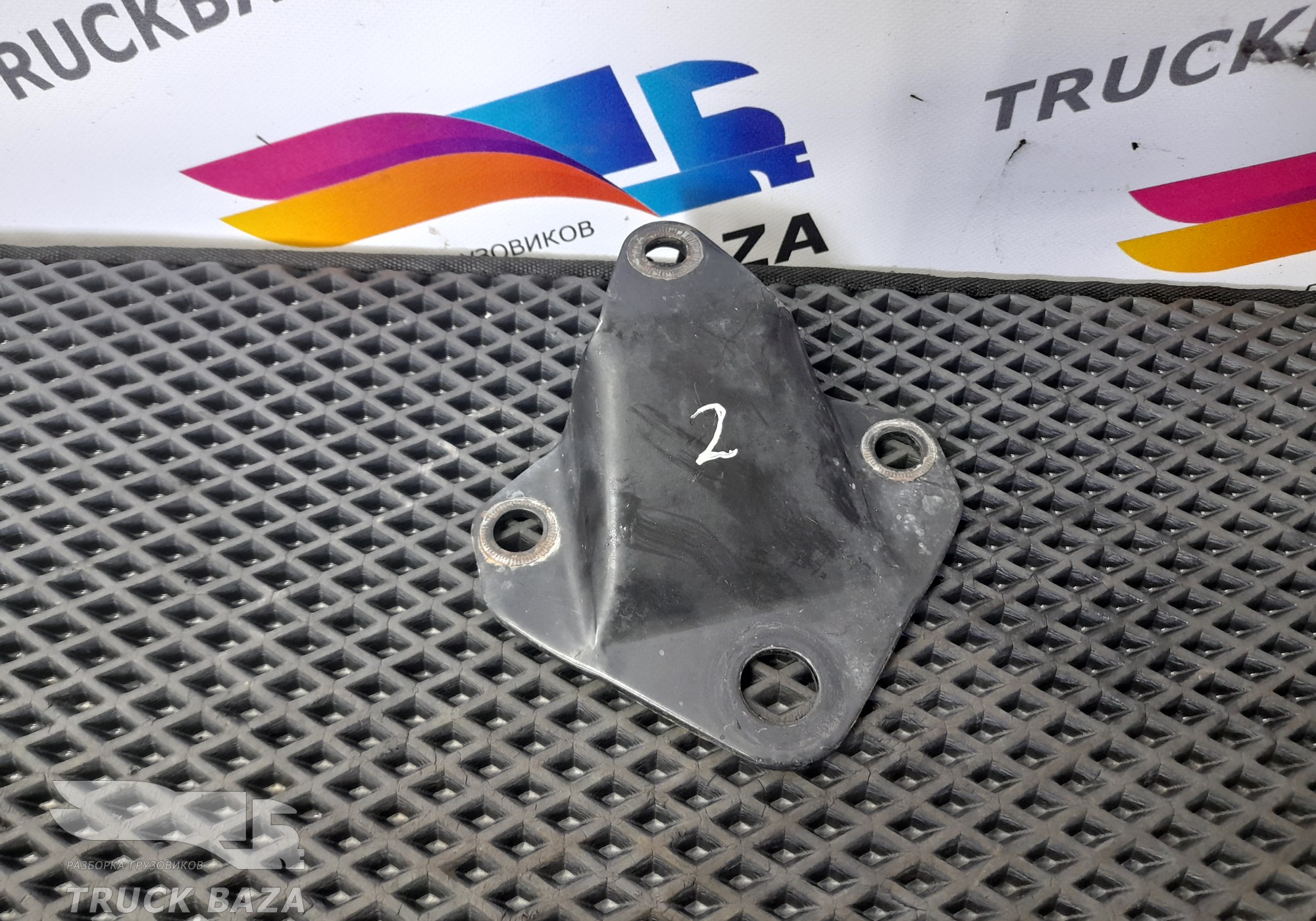 81417200136 Кронштейн рессоры передний для Man TGA