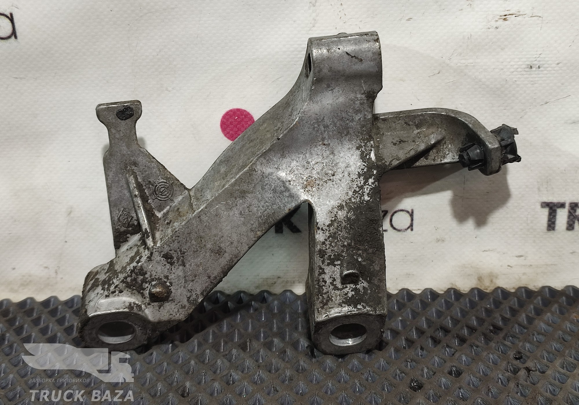 51191010466 Кронштейн генератора