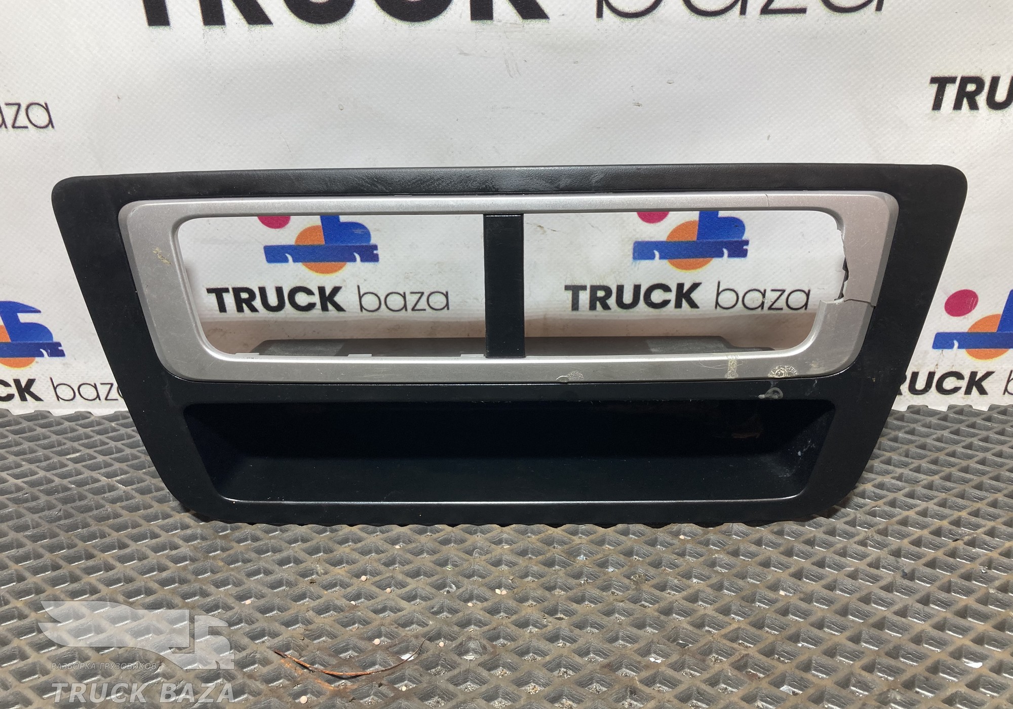 812W619506061 Накладка дефлекторов для Sinotruk Sitrak C7H
