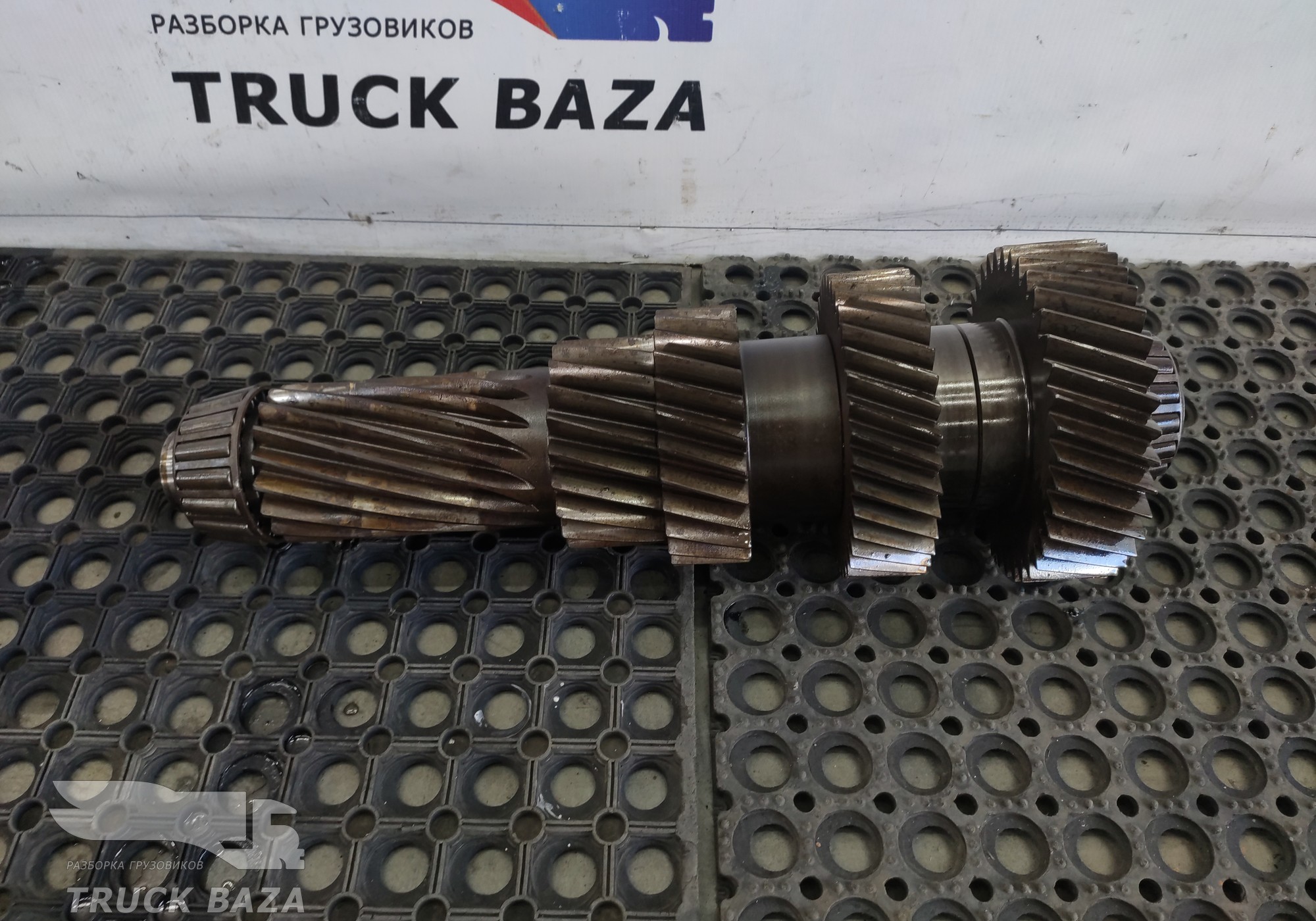 1316303033 Промежуточный вал КПП ZF для Iveco Eurotrakker