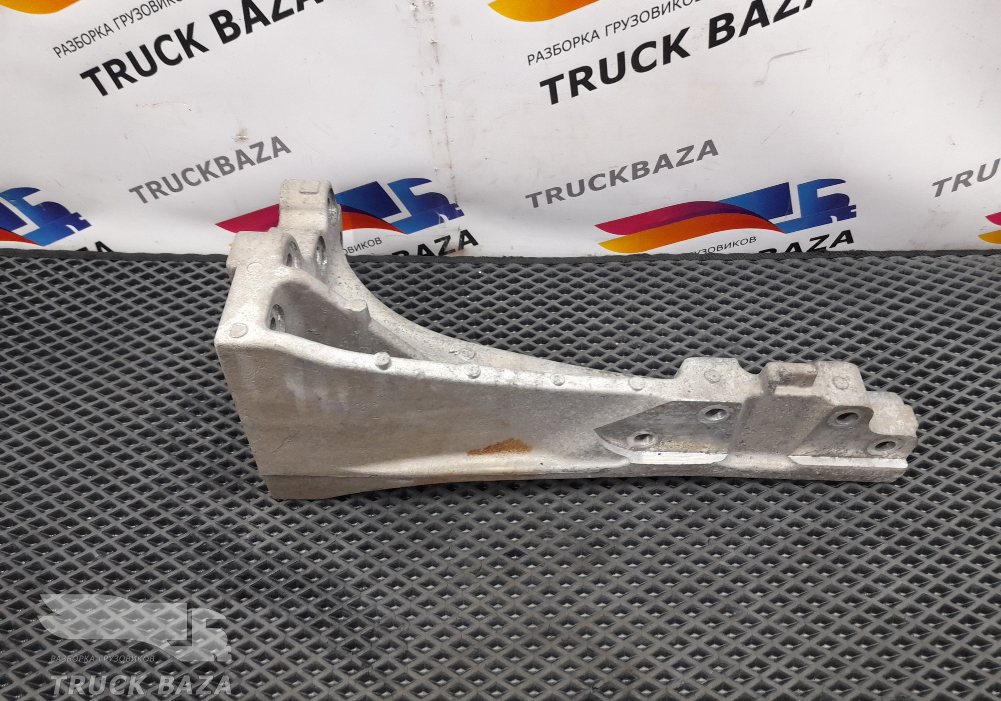 21639760 Кронштейн глушителя для Renault