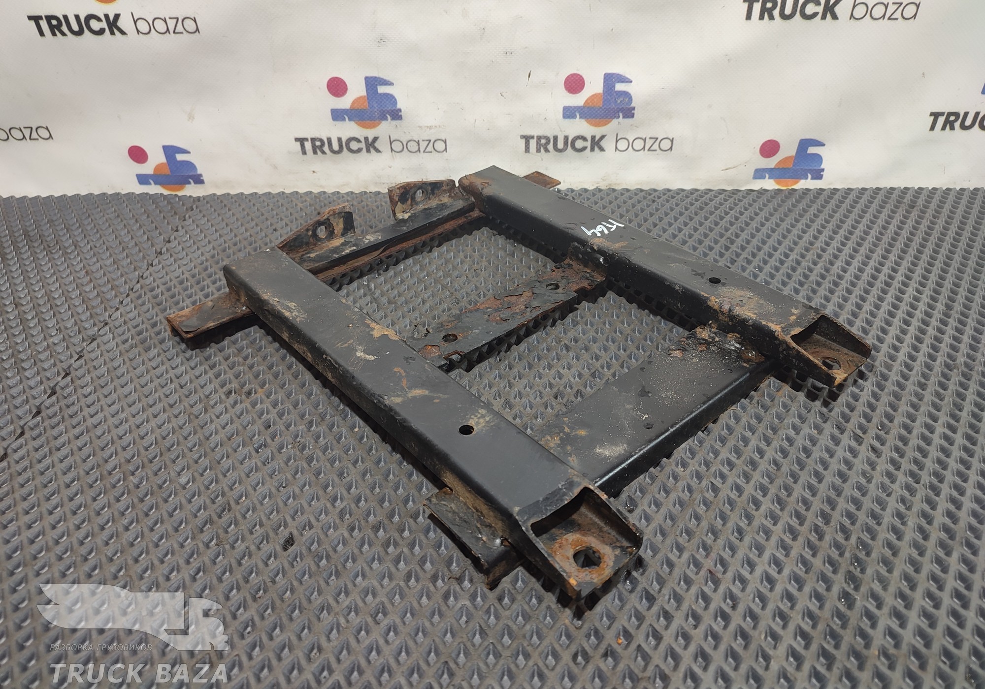 Планка прижимная АКБ для КАМАЗ 5490 (с 2013)