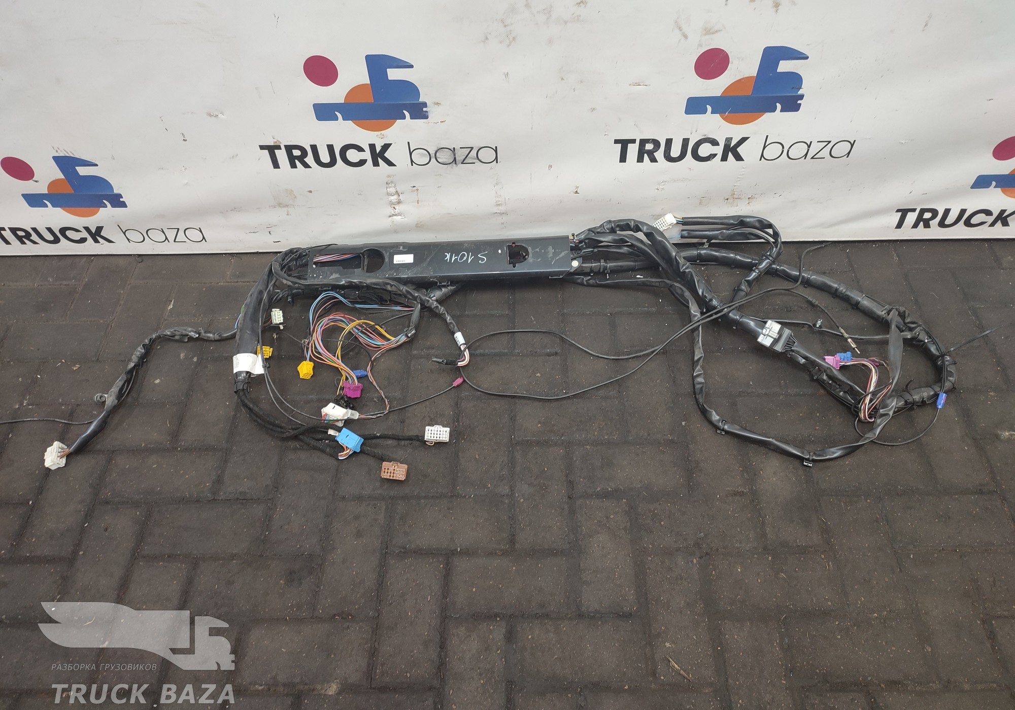 2425997 Проводка кабины для Scania