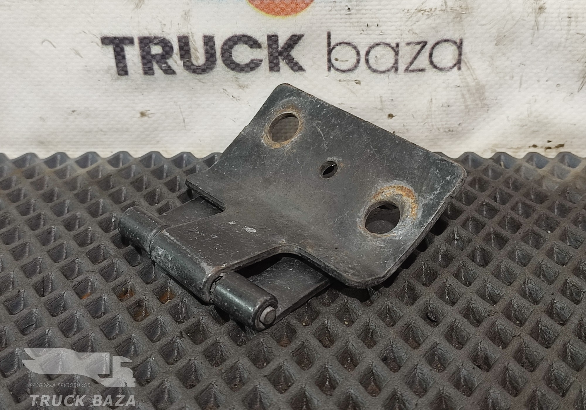 82297476 Петля крышки инструментального ящика для Renault T (с 2013)