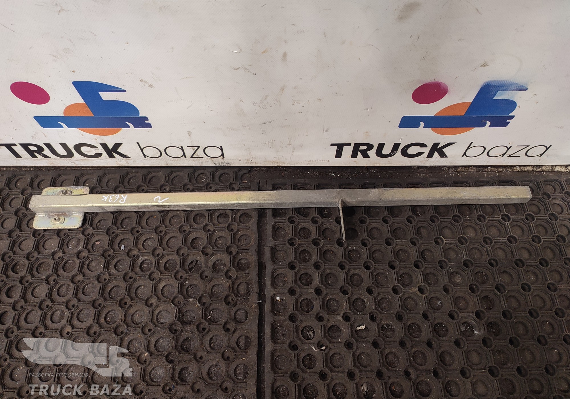 1297302 Кронштейн продолжения двери левой для Daf XF105 (с 2005)