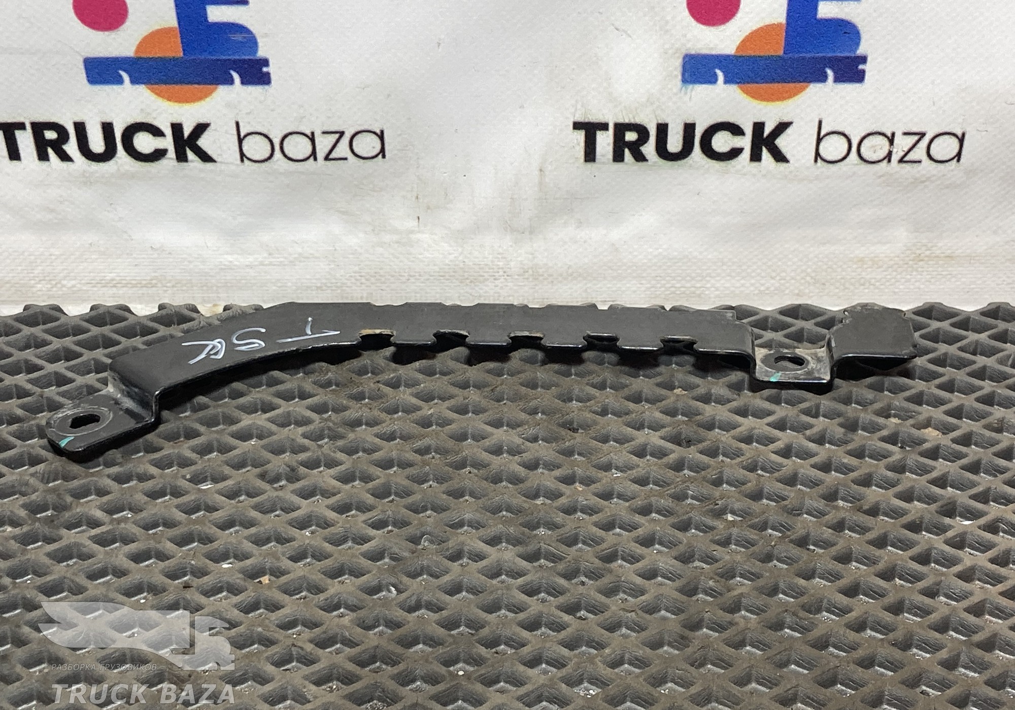 YG9000361521 Кронштейн торпедо для Sinotruk Sitrak C7H