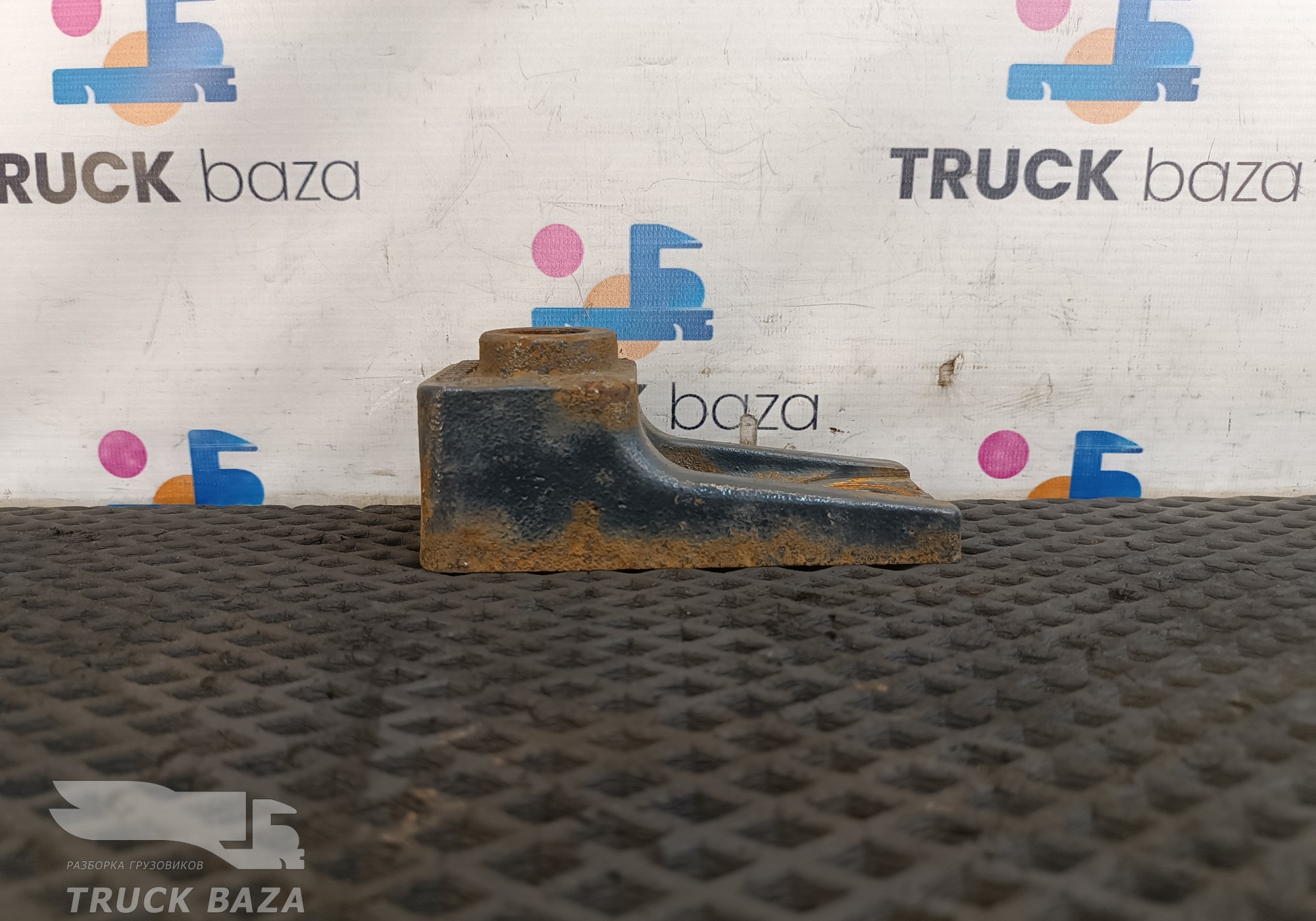 504038635 Кронштейн амортизатора переднего для Iveco Stralis II Hi-Way (с 2012)