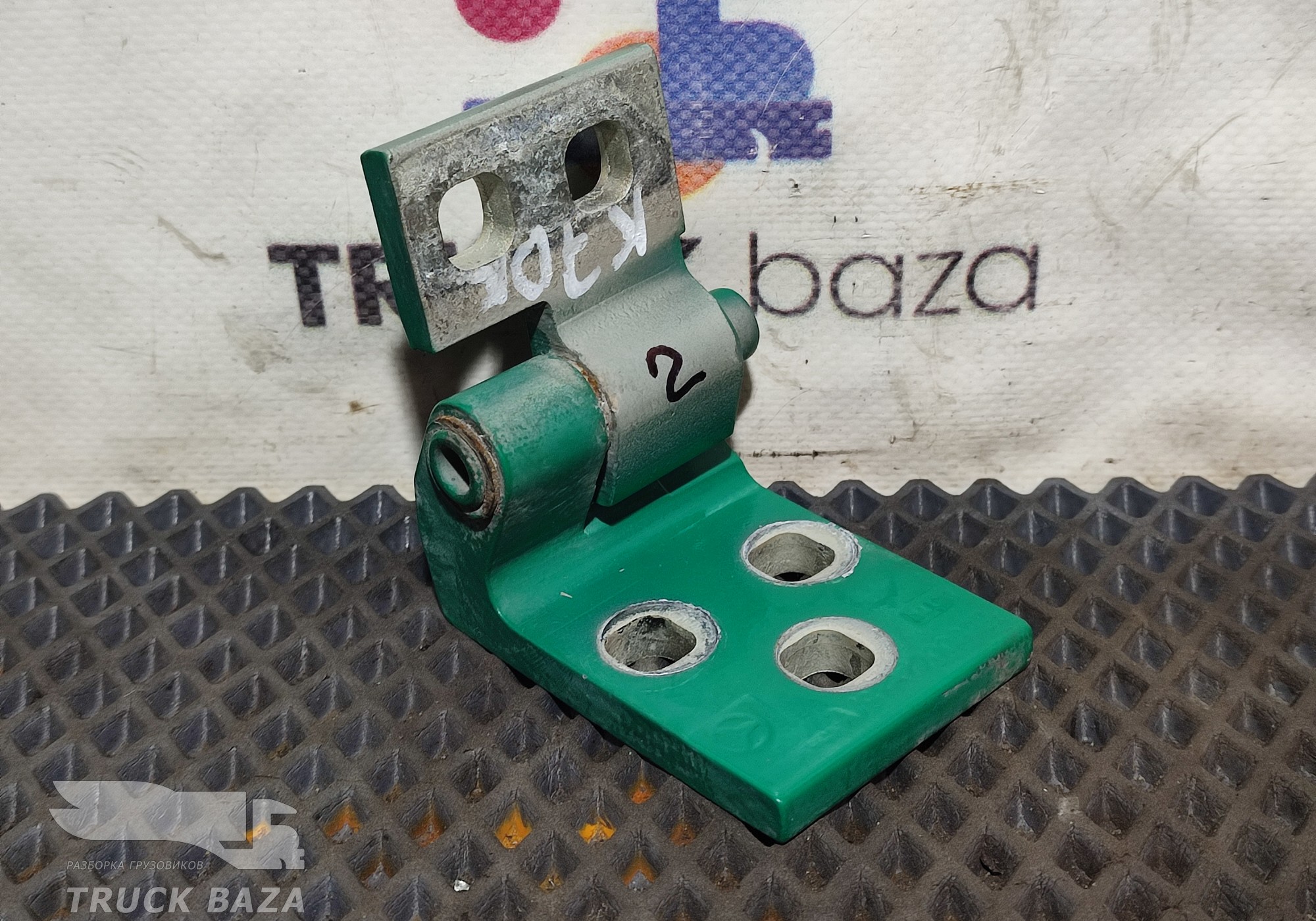 A9737200837 Петля двери правой