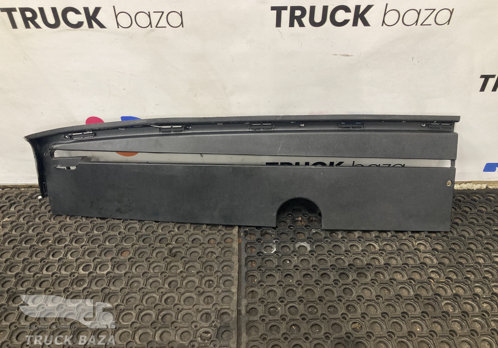 810W624300096 Облицовка лобового стекла правая для Sinotruk Sitrak C7H