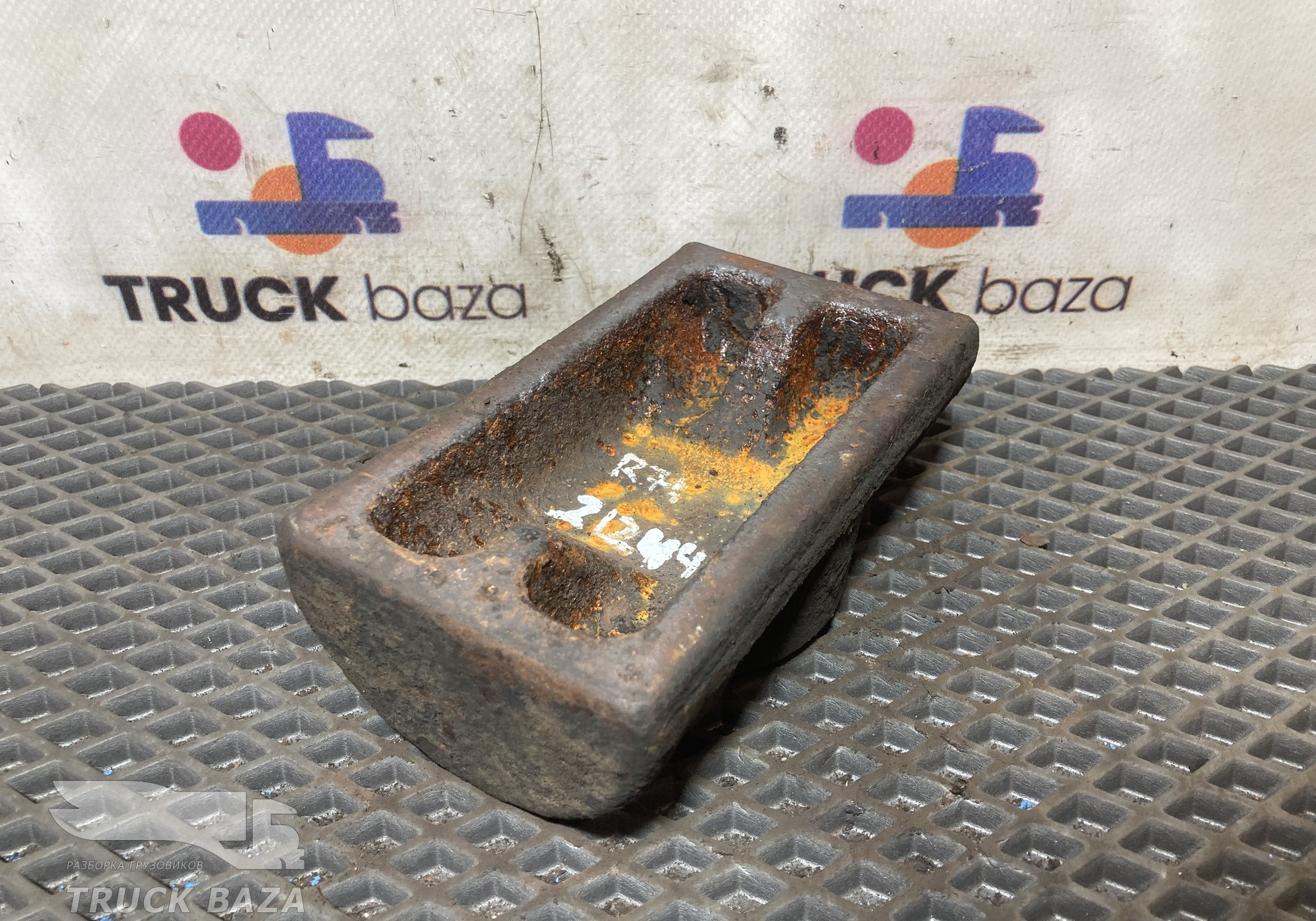 5010557715 Проставка рессоры для Renault Premium
