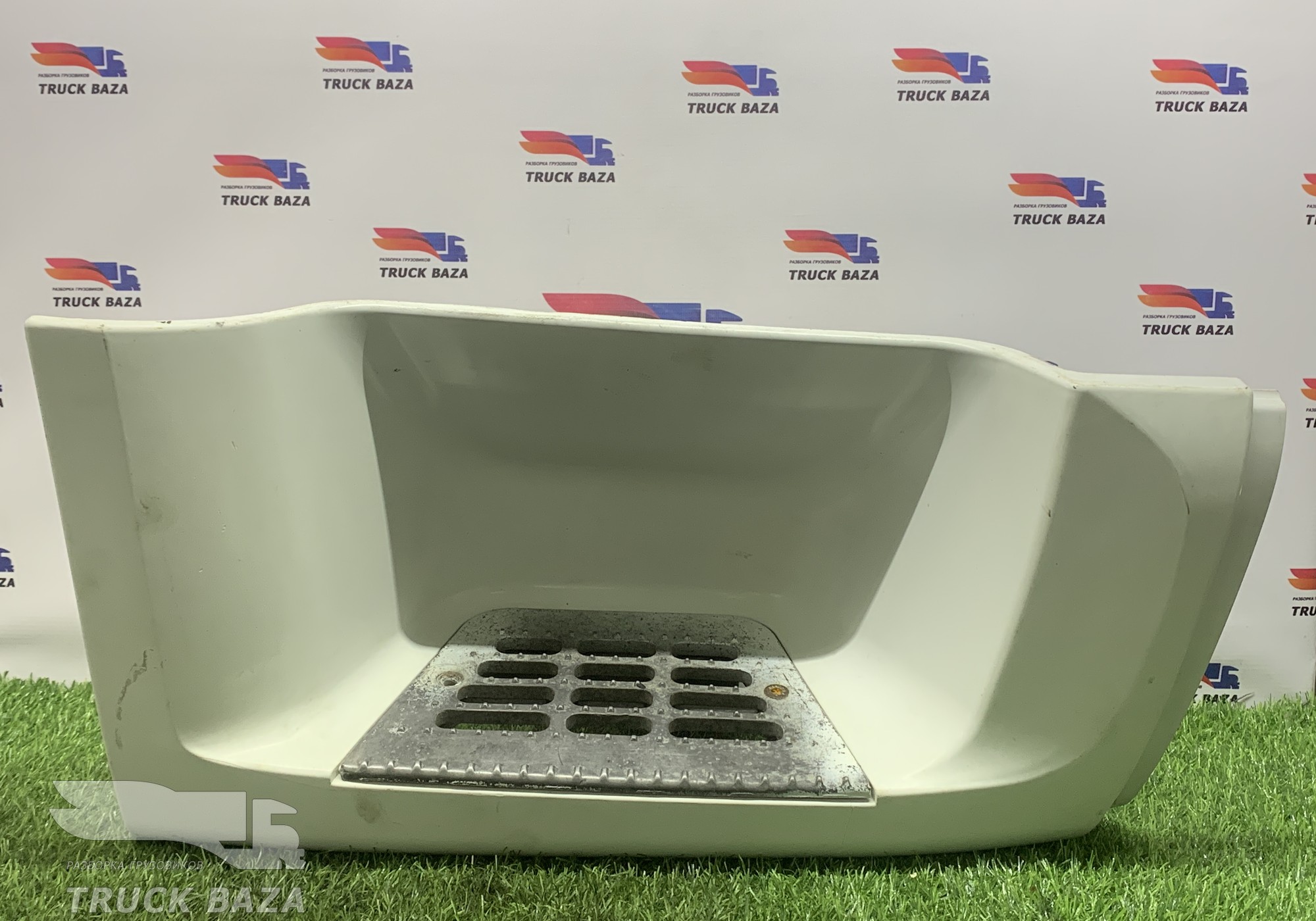 30410510 Корпус подножки правый для Daf XF105 (с 2006 по 2020)