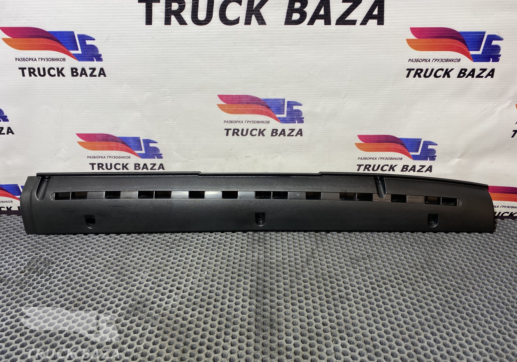 1297410 Накладка торпедо правая для Daf XF106