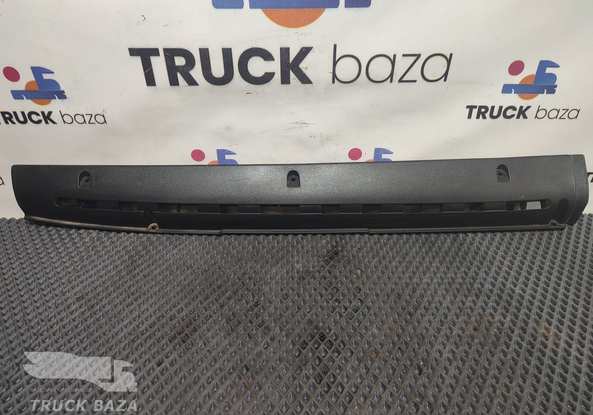 1297410 Накладка на торпедо правая для Daf XF105