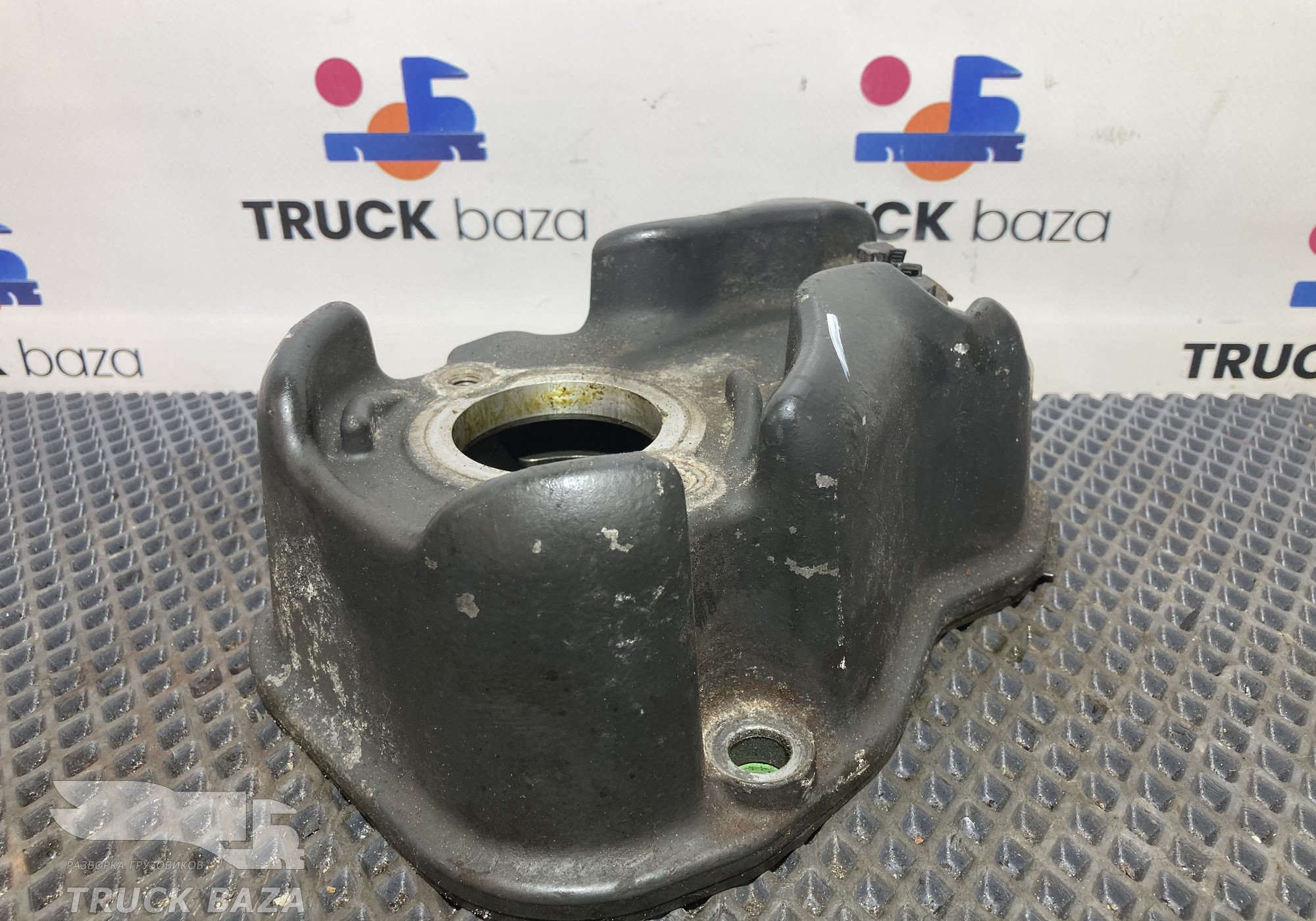 2064695 Крышка ГБЦ клапанная