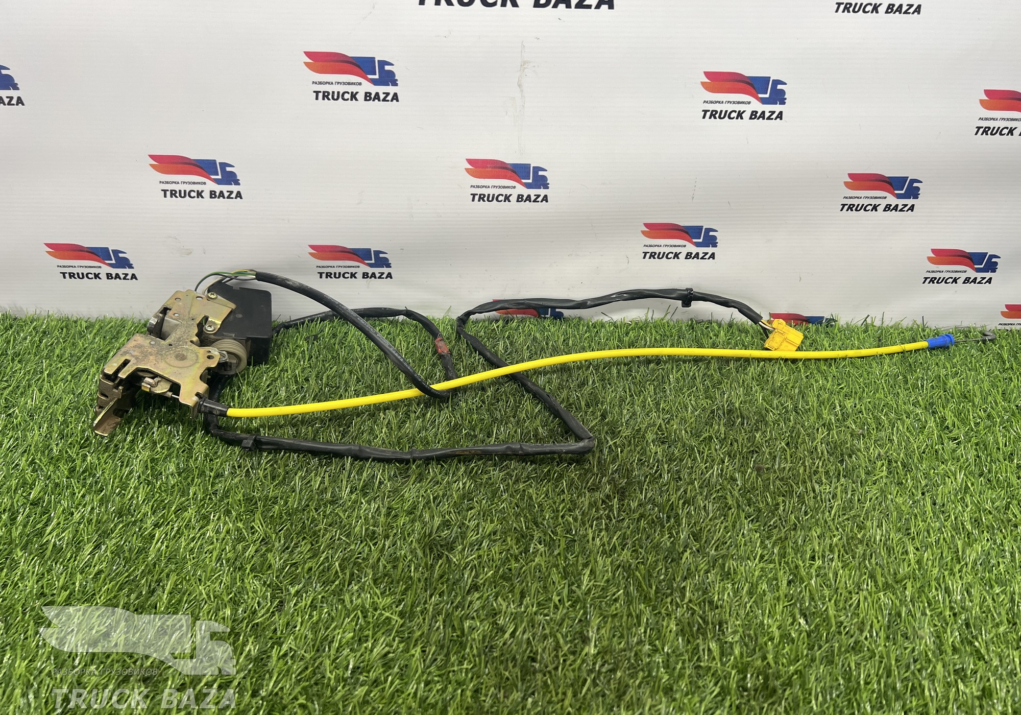 A9737200635 Замок двери правой