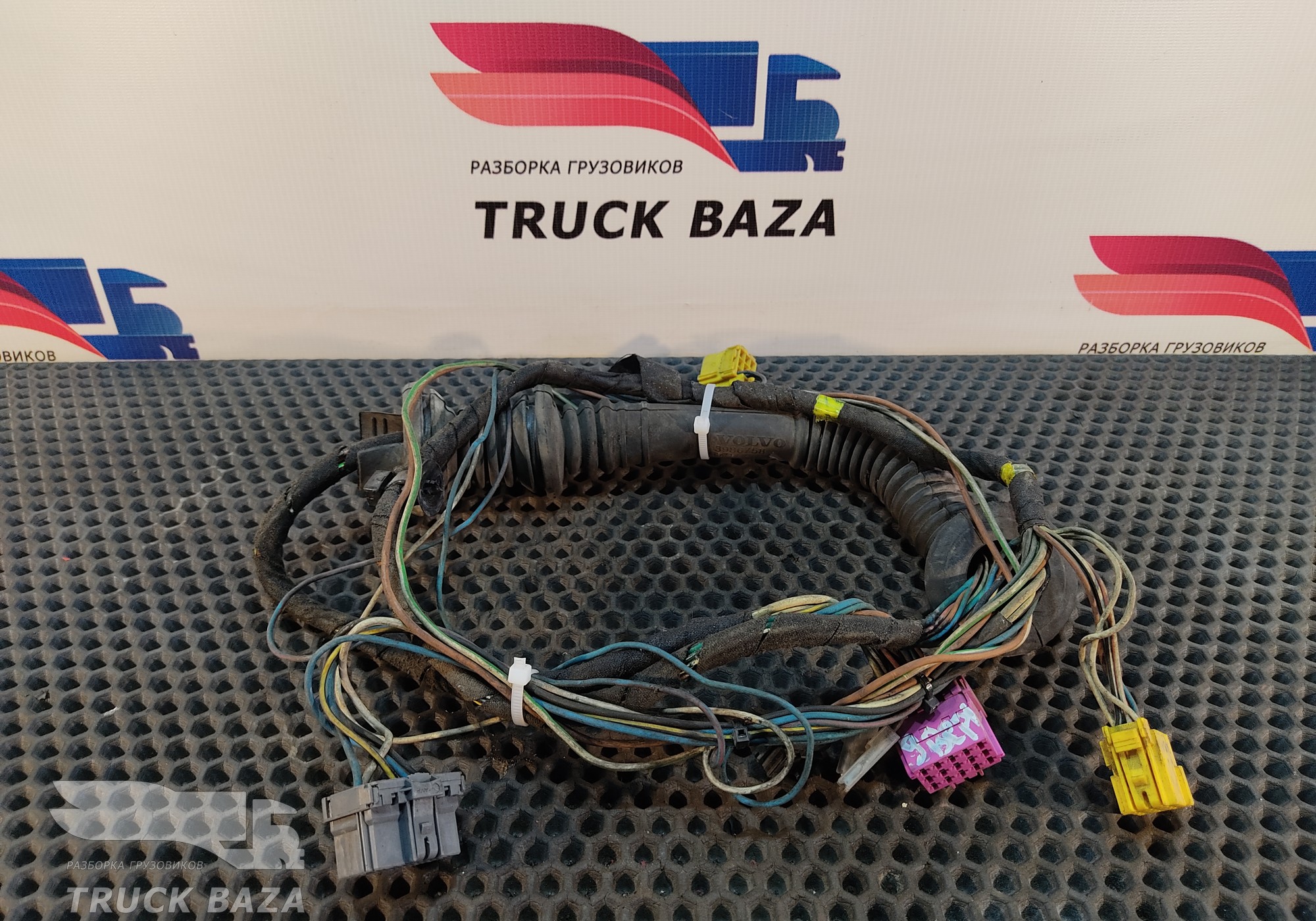 20590374 Проводка двери правой для Volvo FM I (с 1998 по 2001)
