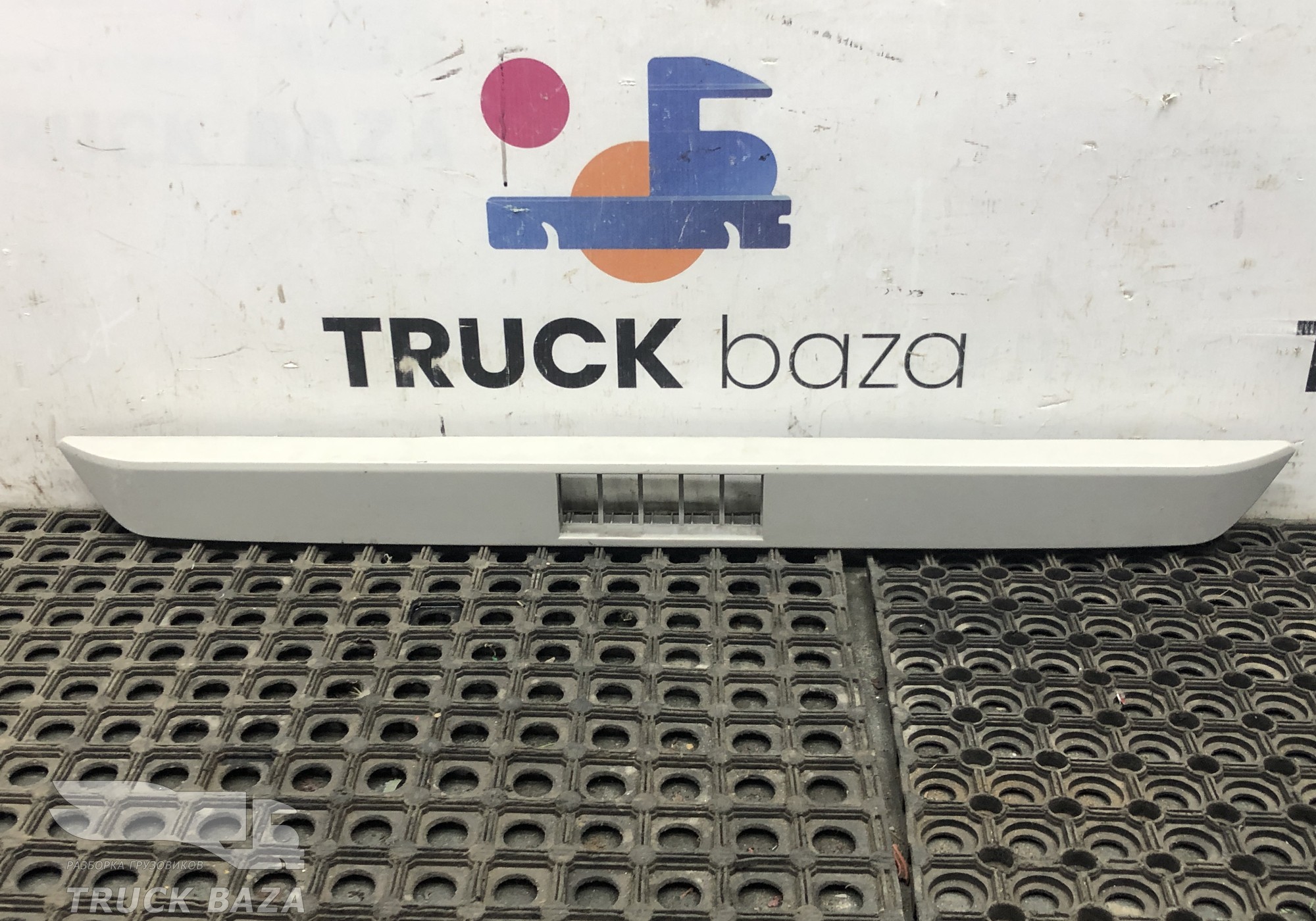 82077487 Накладка декоративная для Volvo FH 3 (с 2008 по 2012)