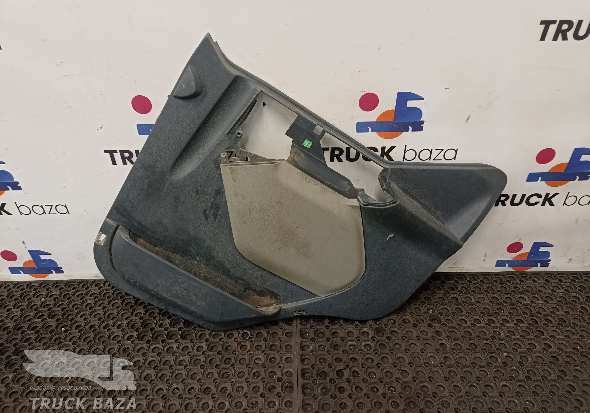 5010538849 Обшивка двери правой для Renault Premium II (с 2005 по 2013)