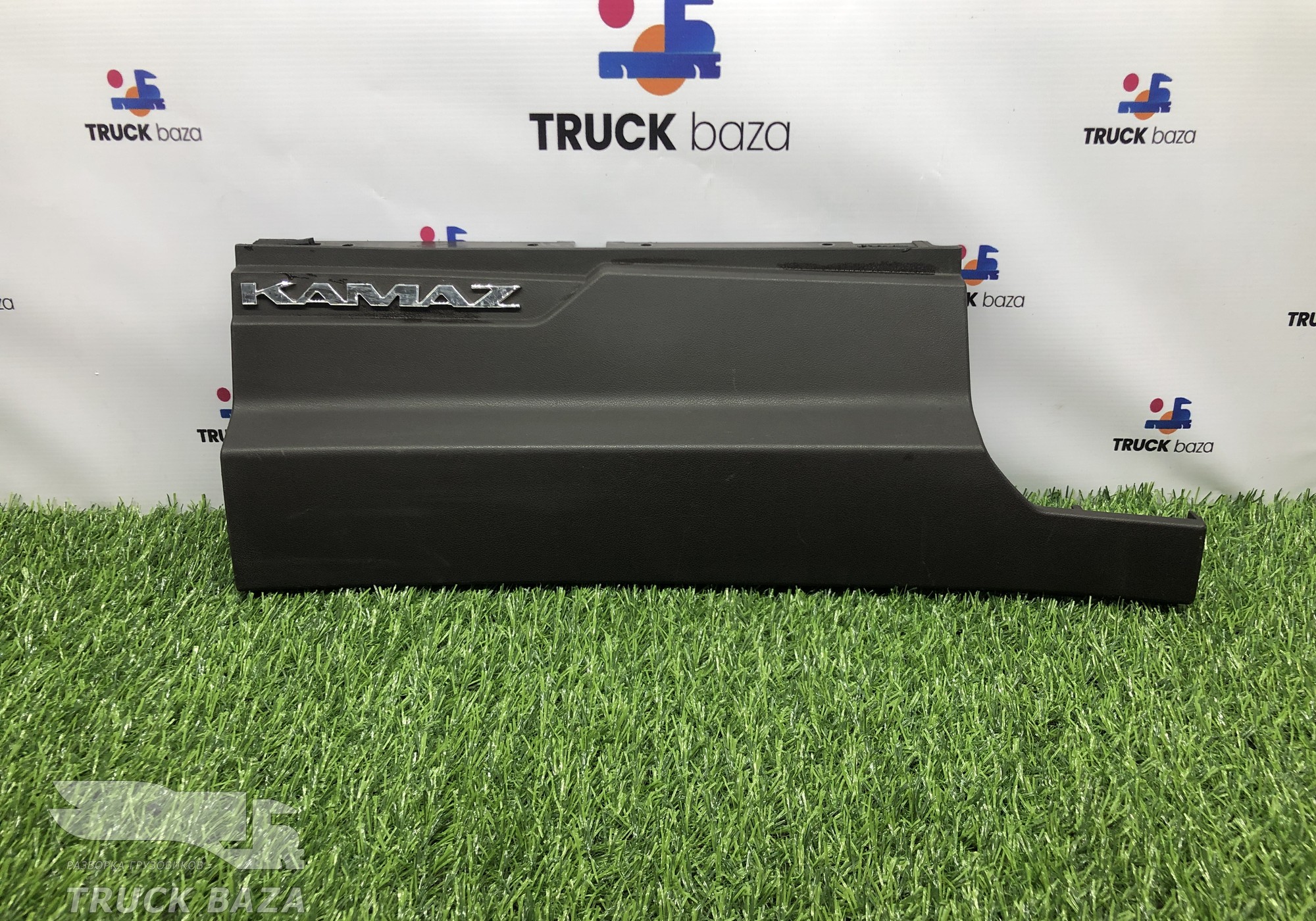 549015325077 Накладка торпедо правая для КАМАЗ 54901
