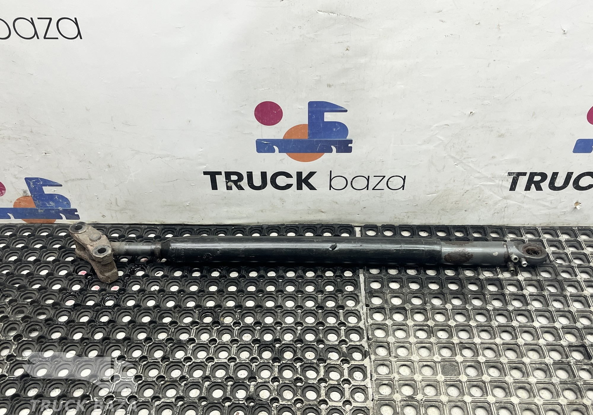 1444742 Цилиндр подъема кабины