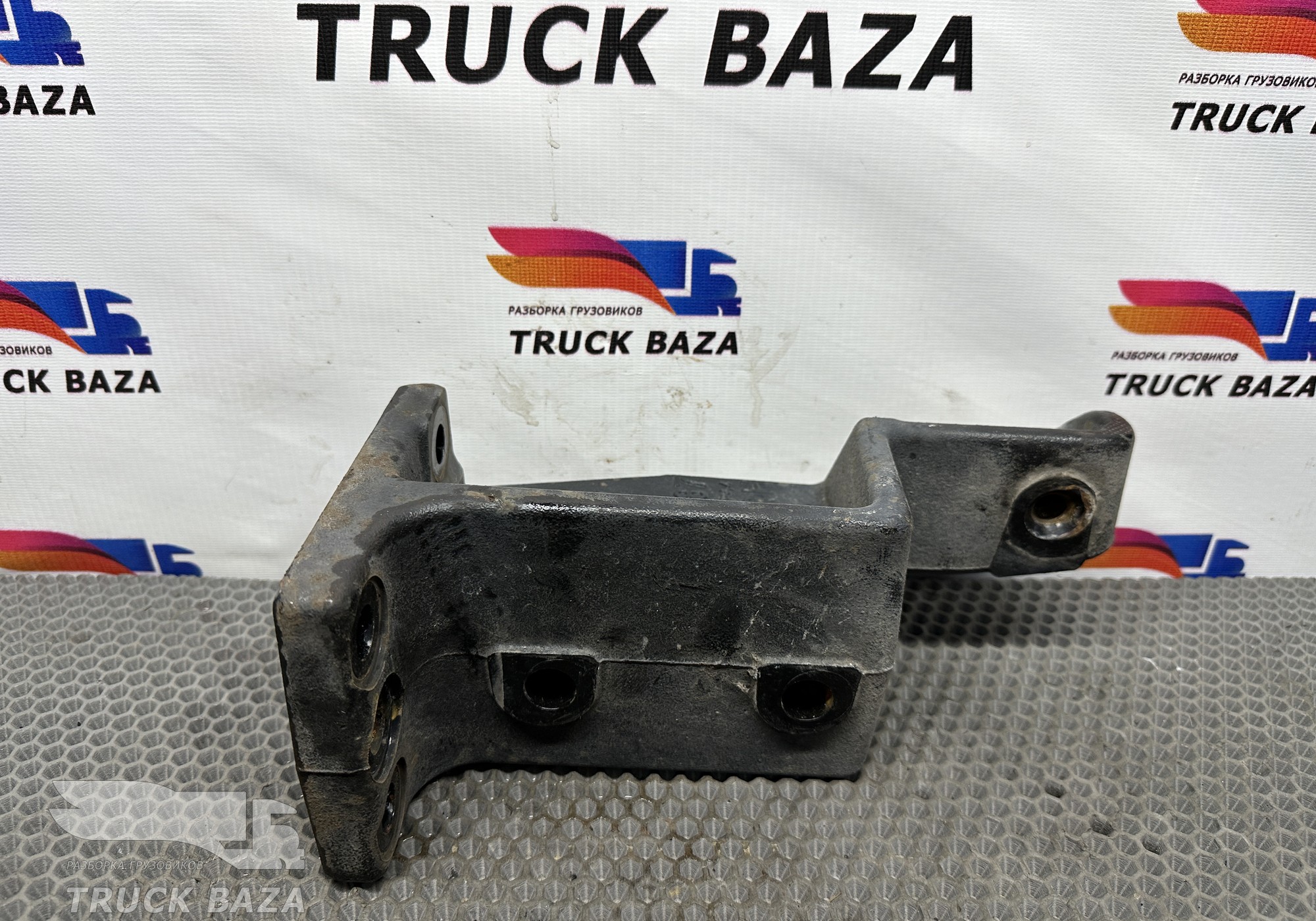 82232587 Кронштейн бампера переднего правый для Renault T (с 2013)