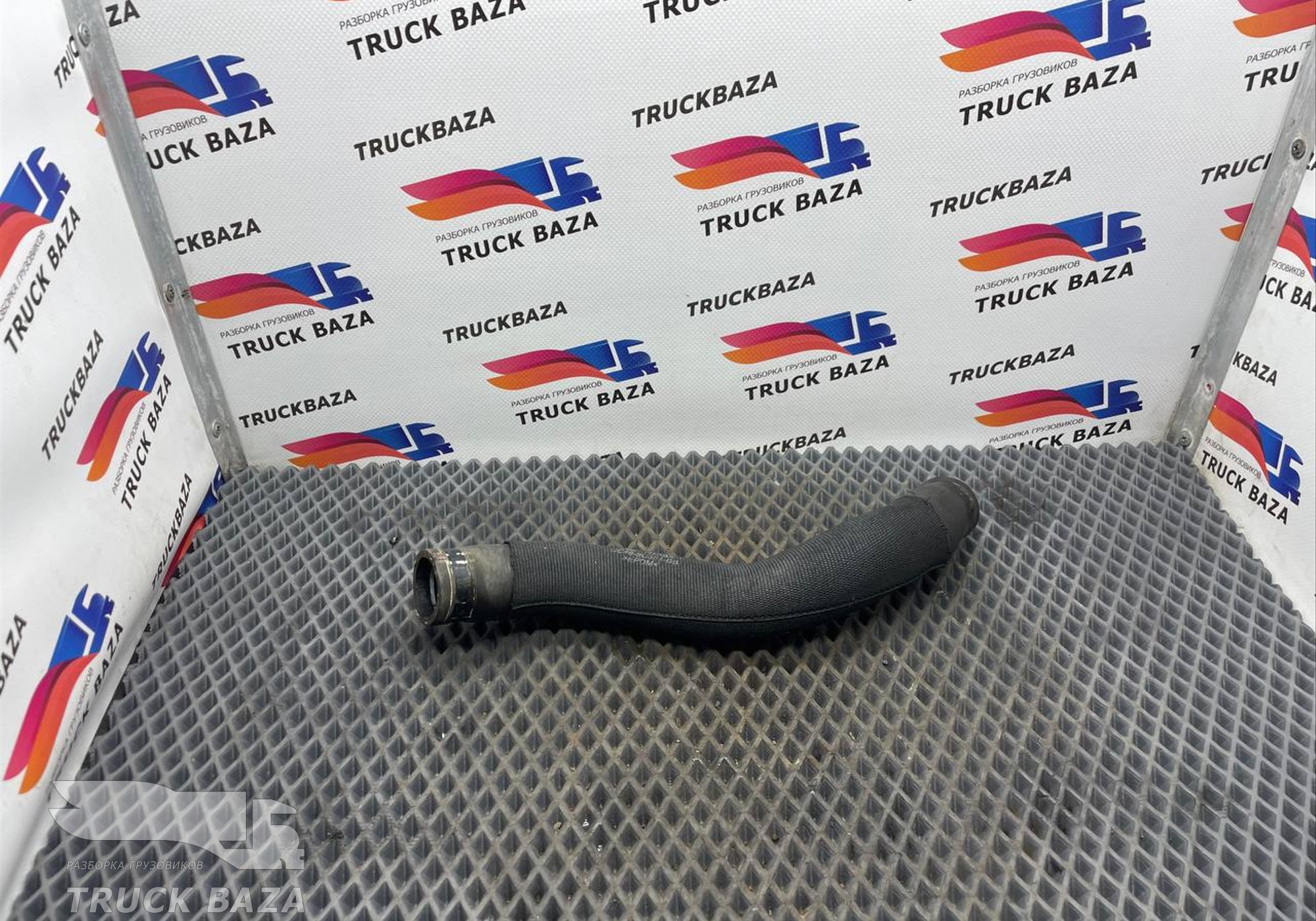 GC468C351GB Патрубок радиатора для Ford F-MAX (с 2018)