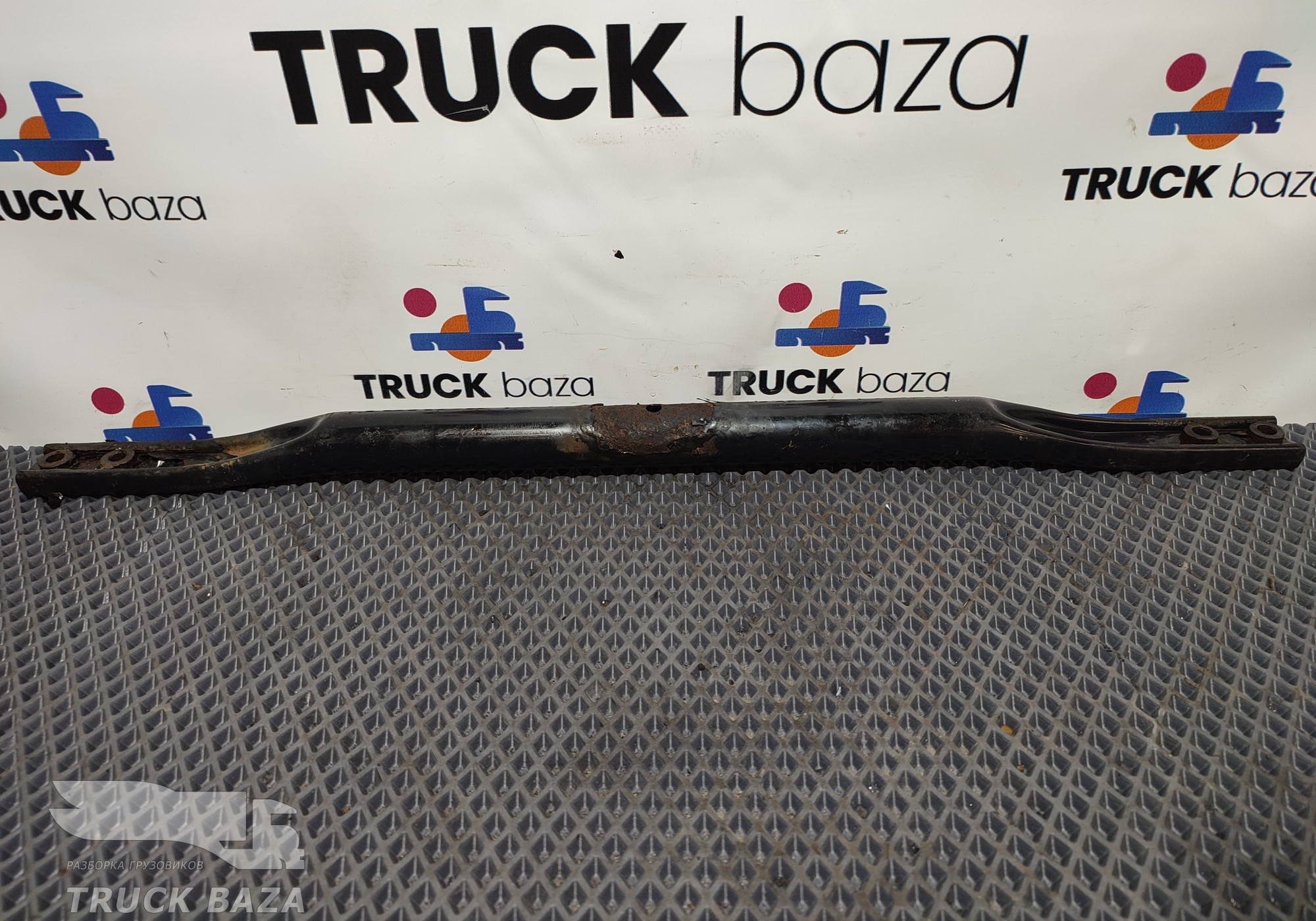 81429025402 Тяга трапа за кабиной