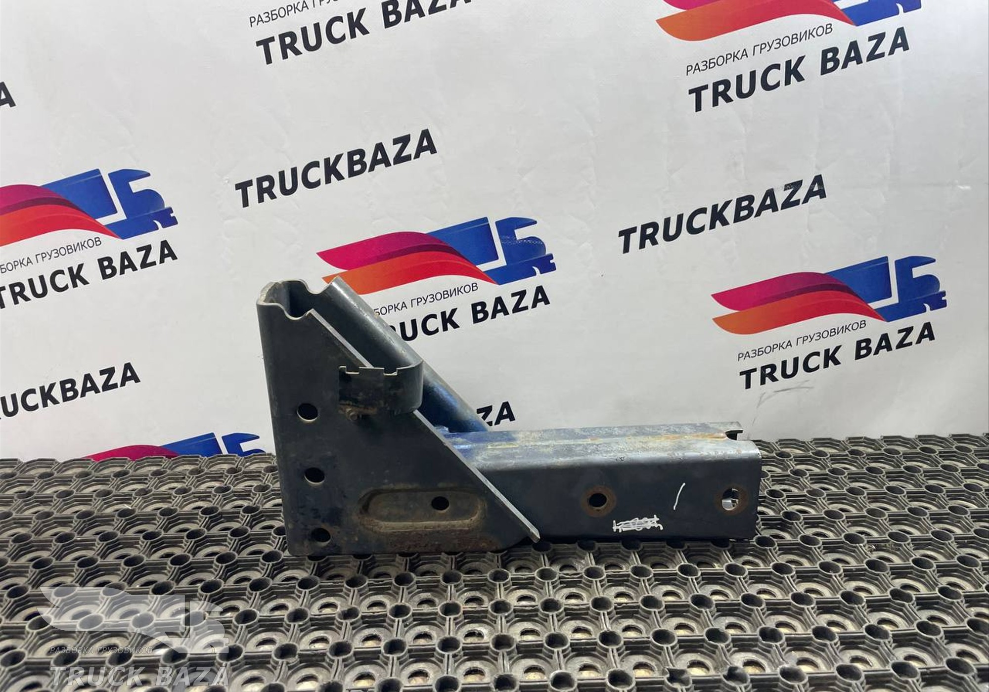 A9303101509 Кронштейн усилителя бампера для Mercedes-Benz Actros MP3 (с 2008)