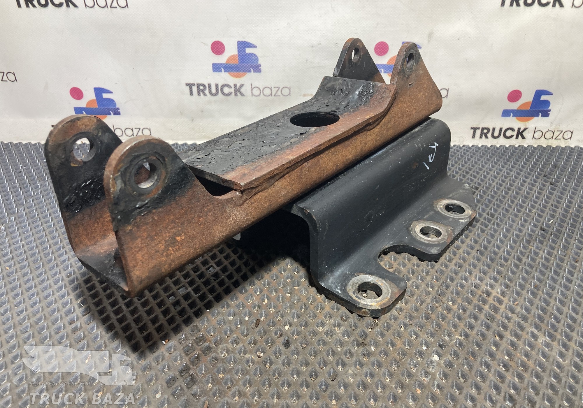 54901120304010 Кронштейн глушителя для КАМАЗ 54901