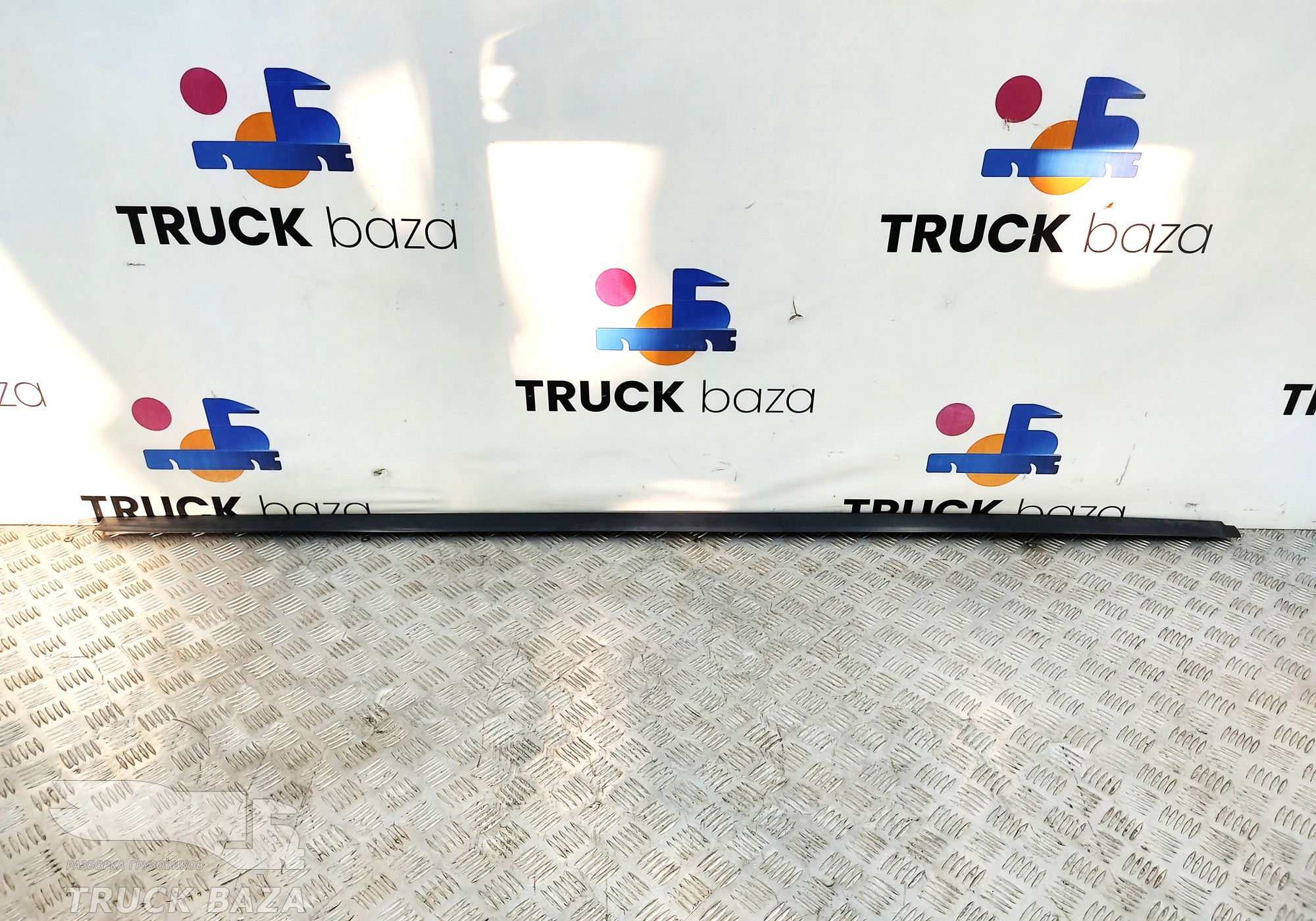 81629100287 Молдинг крыши левый для Man TGS I (с 2007)