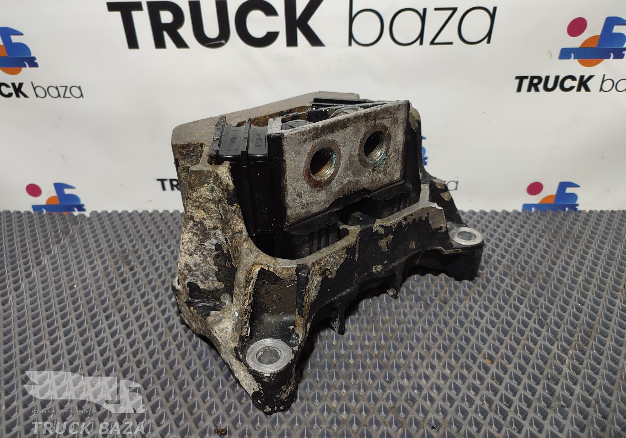 81962100677 Подушка двигателя задняя для Man TGX II (с 2012)