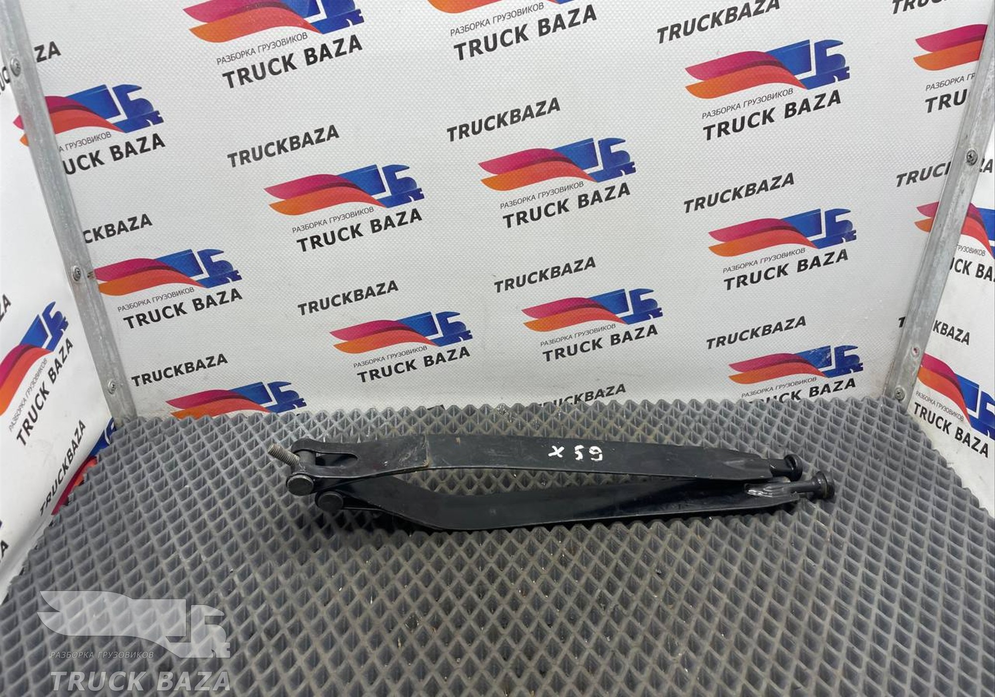 1906957 Крепежная лента бака AdBlue для Daf XF106 (с 2012)