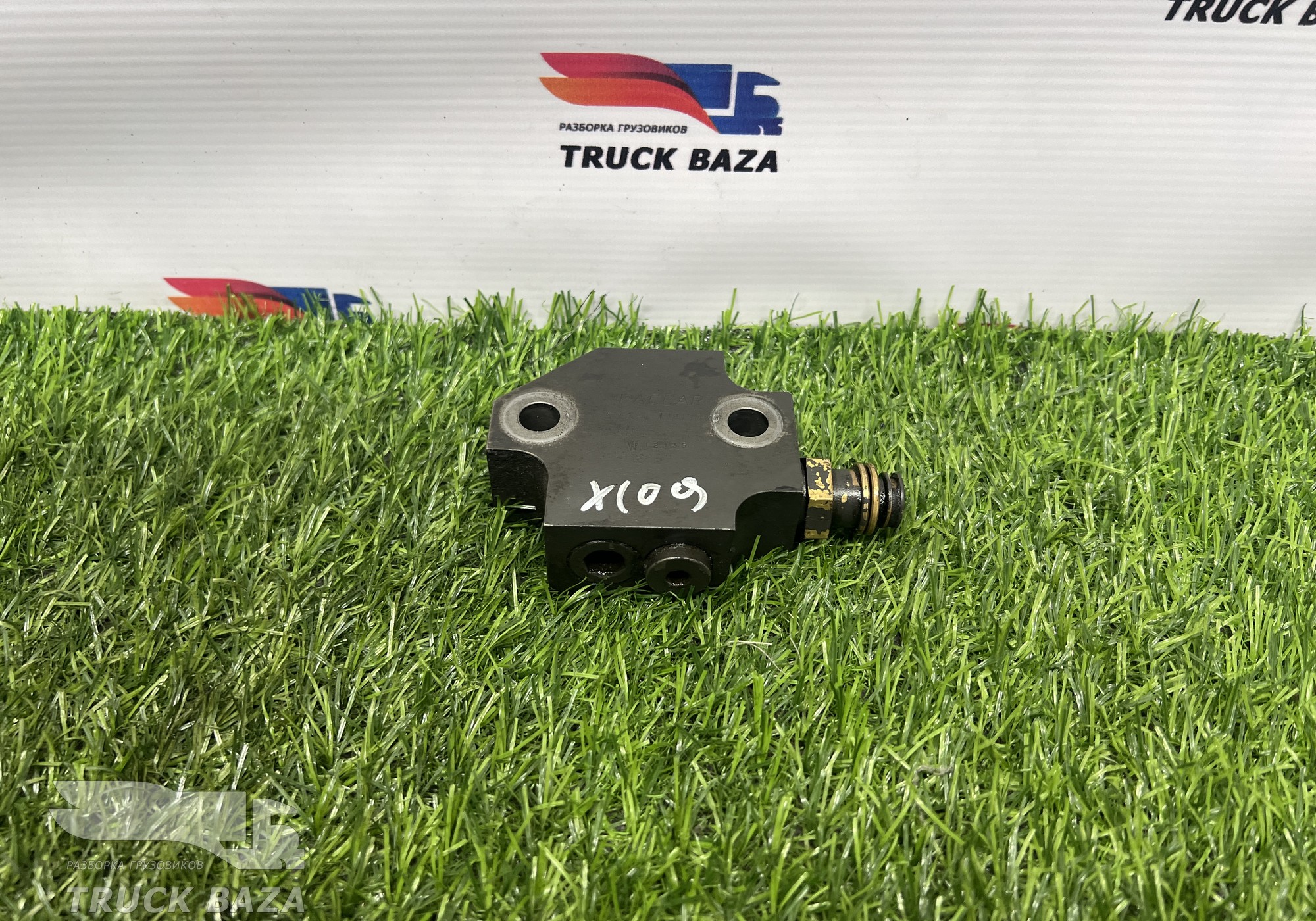 1819070 Клапан топливный обратный