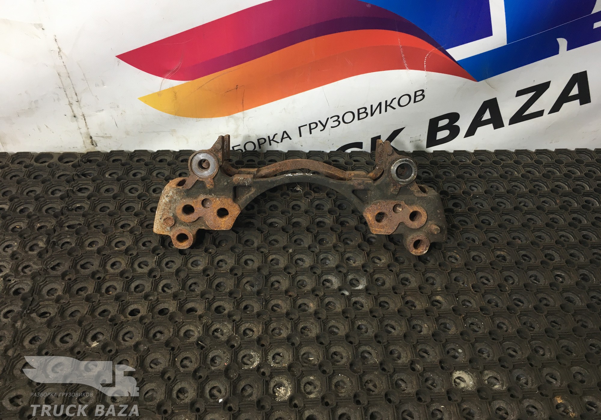 68325303 Скоба суппорта для Renault