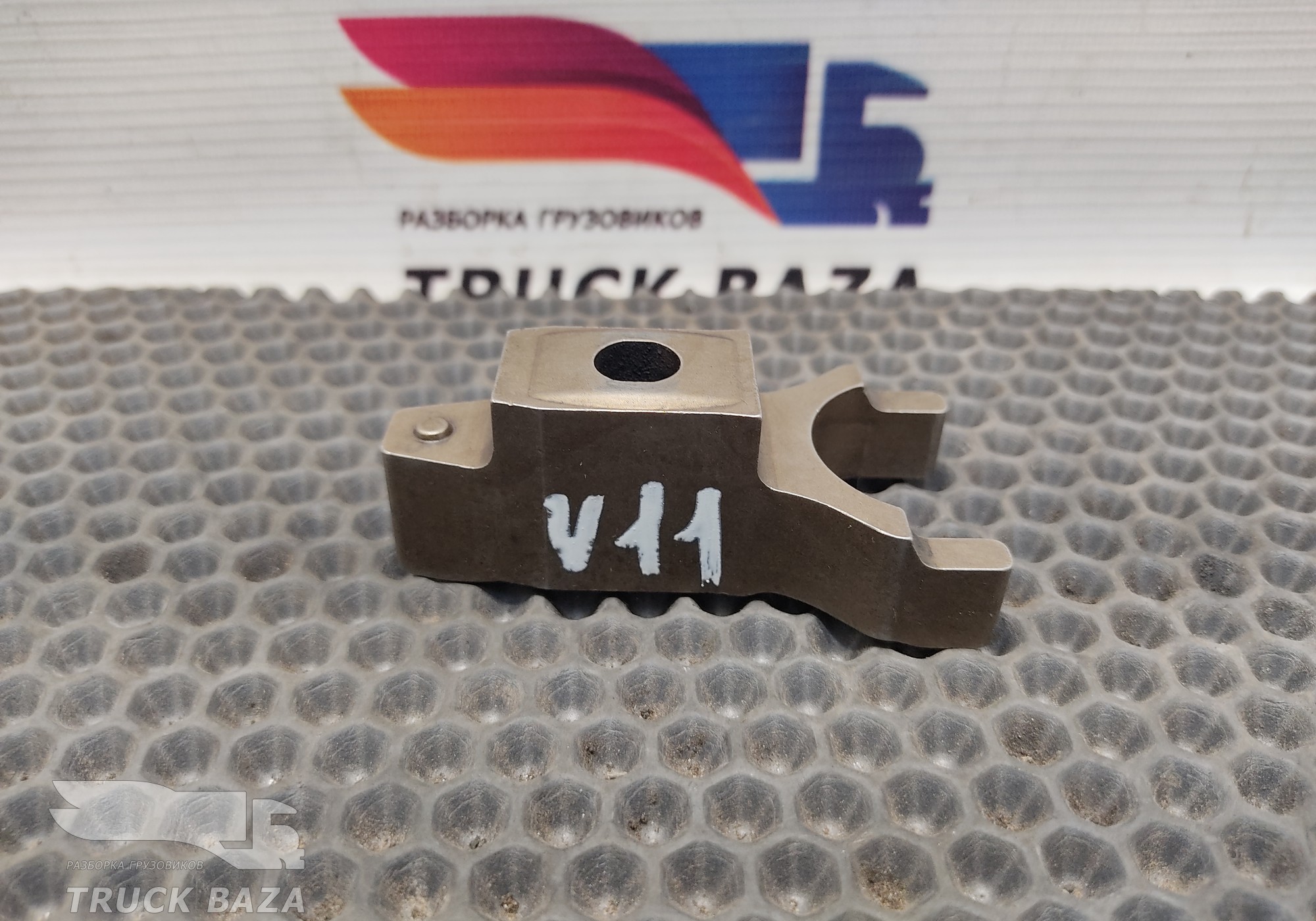 21425162 Кронштейн форсунки топливной для Renault Midlum II (с 2005 по 2013)