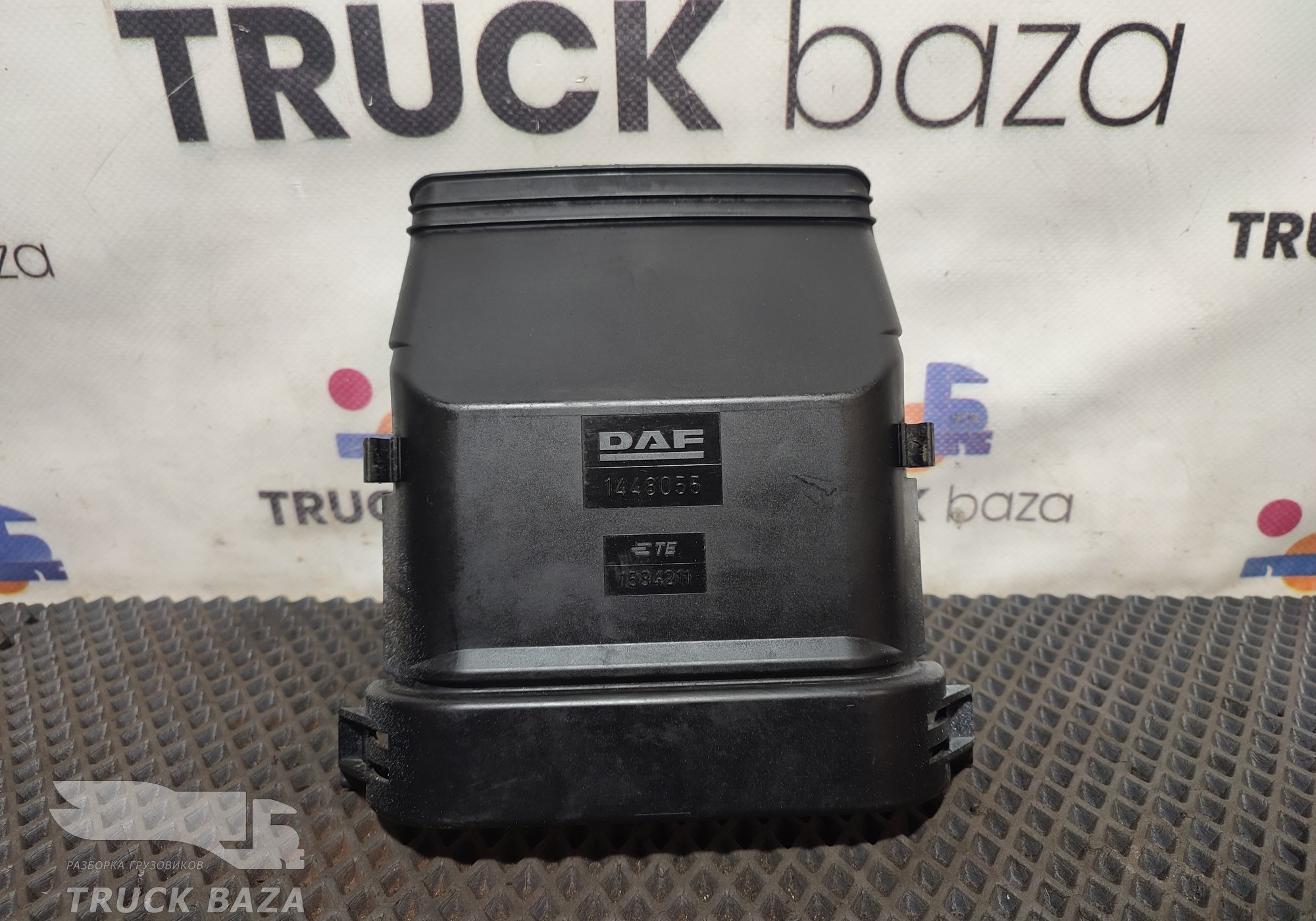 1448055 Крышка проводки