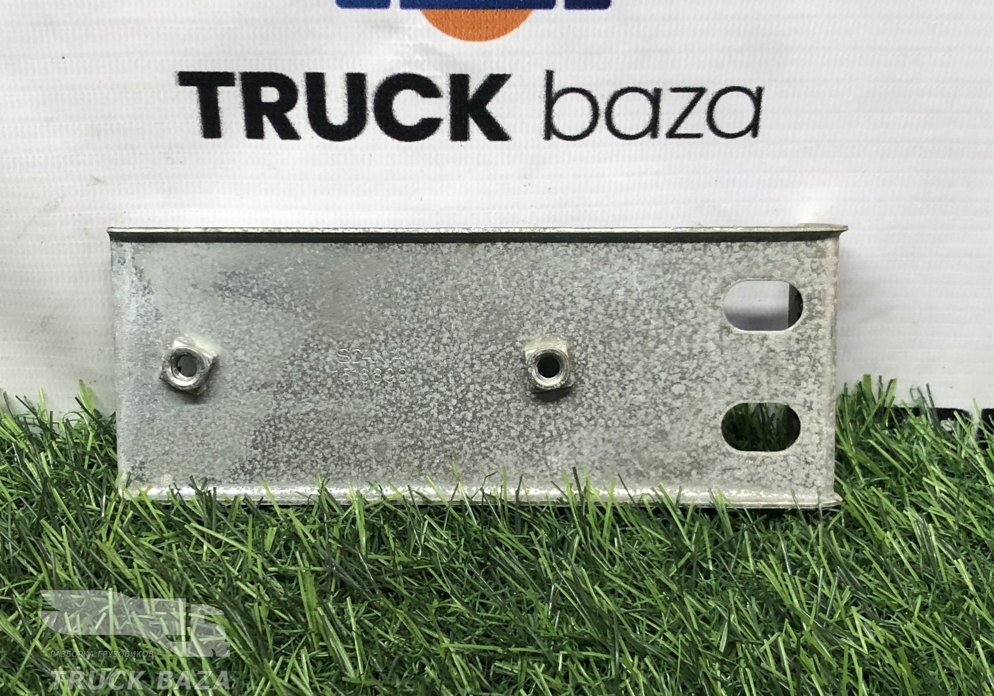 1516698 Кронштейн верхней вещевой полки