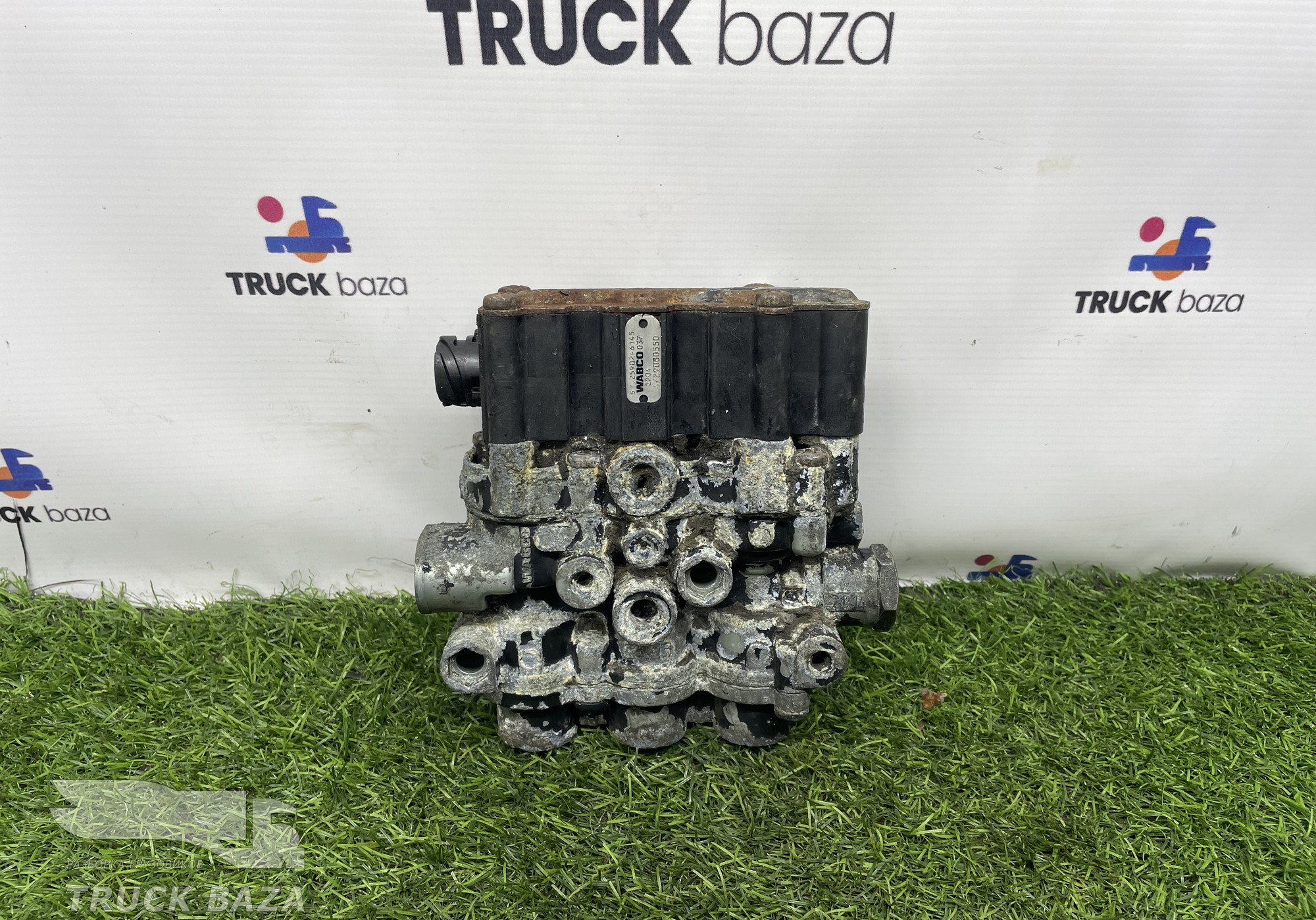 81259026145 Кран уровня пола главный