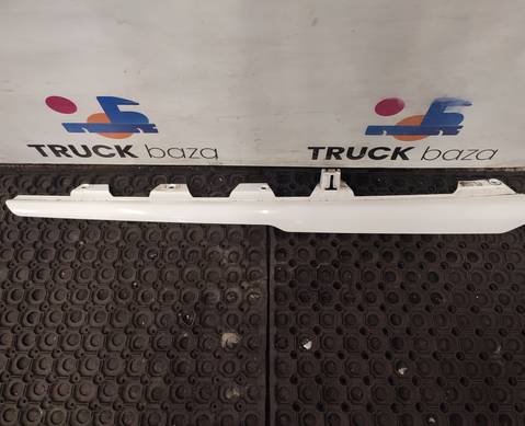 81626100052 Накладка двери правая для Man TGX TG3 (с 2020)